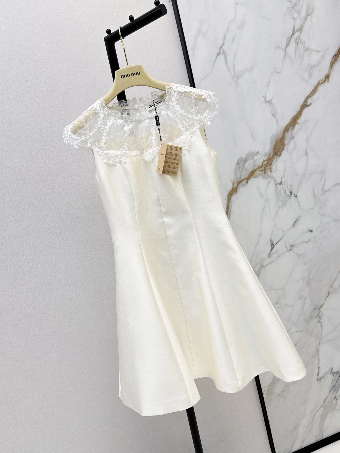 Miu 26ss lace contract dress