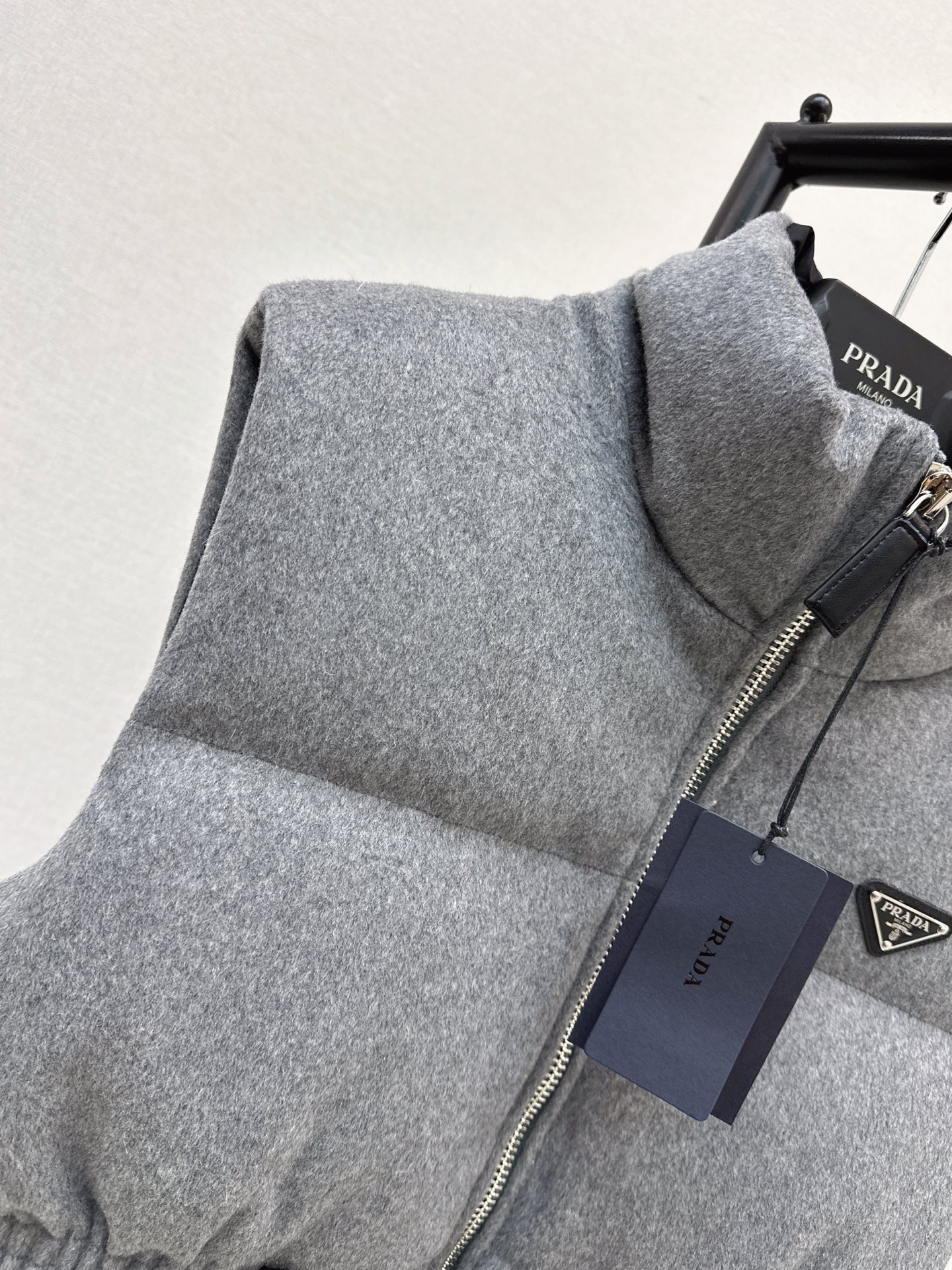 Pra 26fw woolen belted down vest