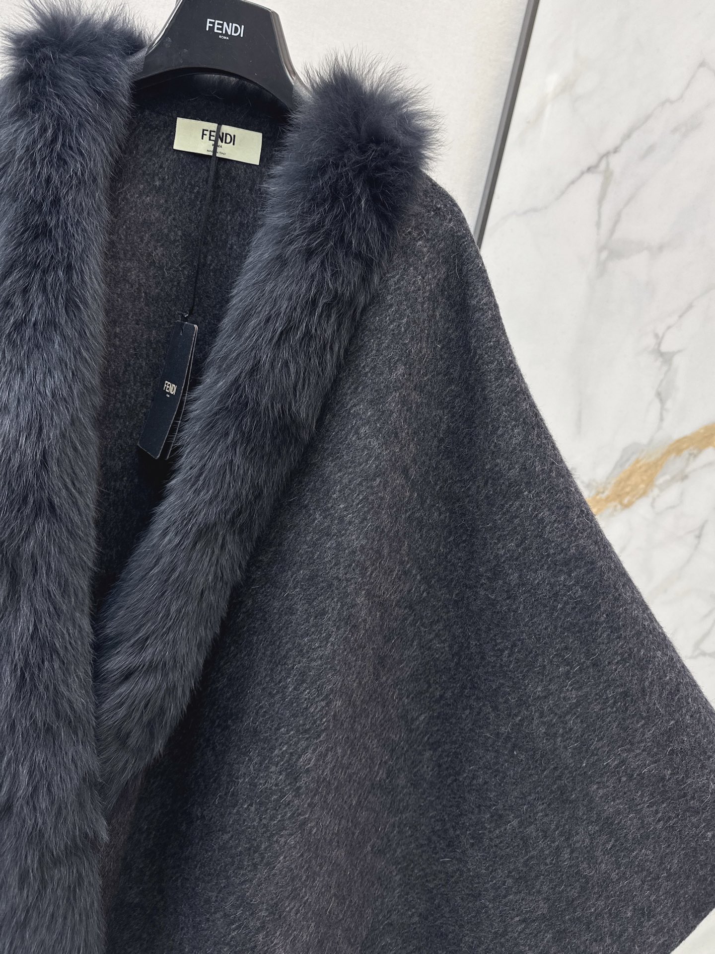 Fen 26fw fox-trim woolen cape jacket