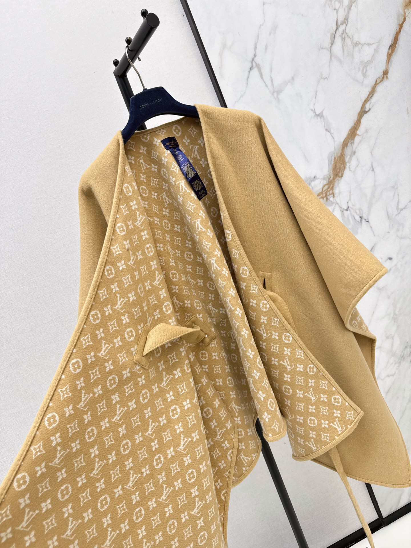 Loui 26fw wool shawls