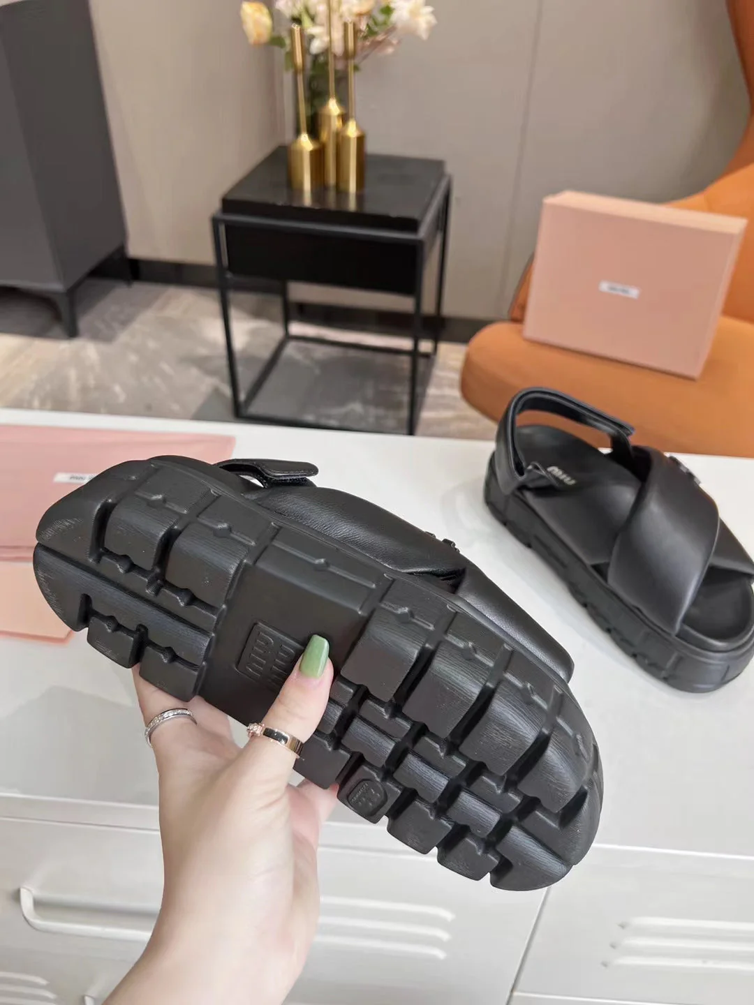 M leather sandals