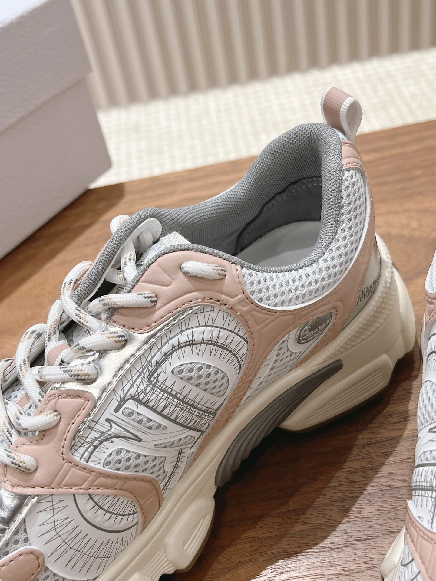 D chrono sneaker