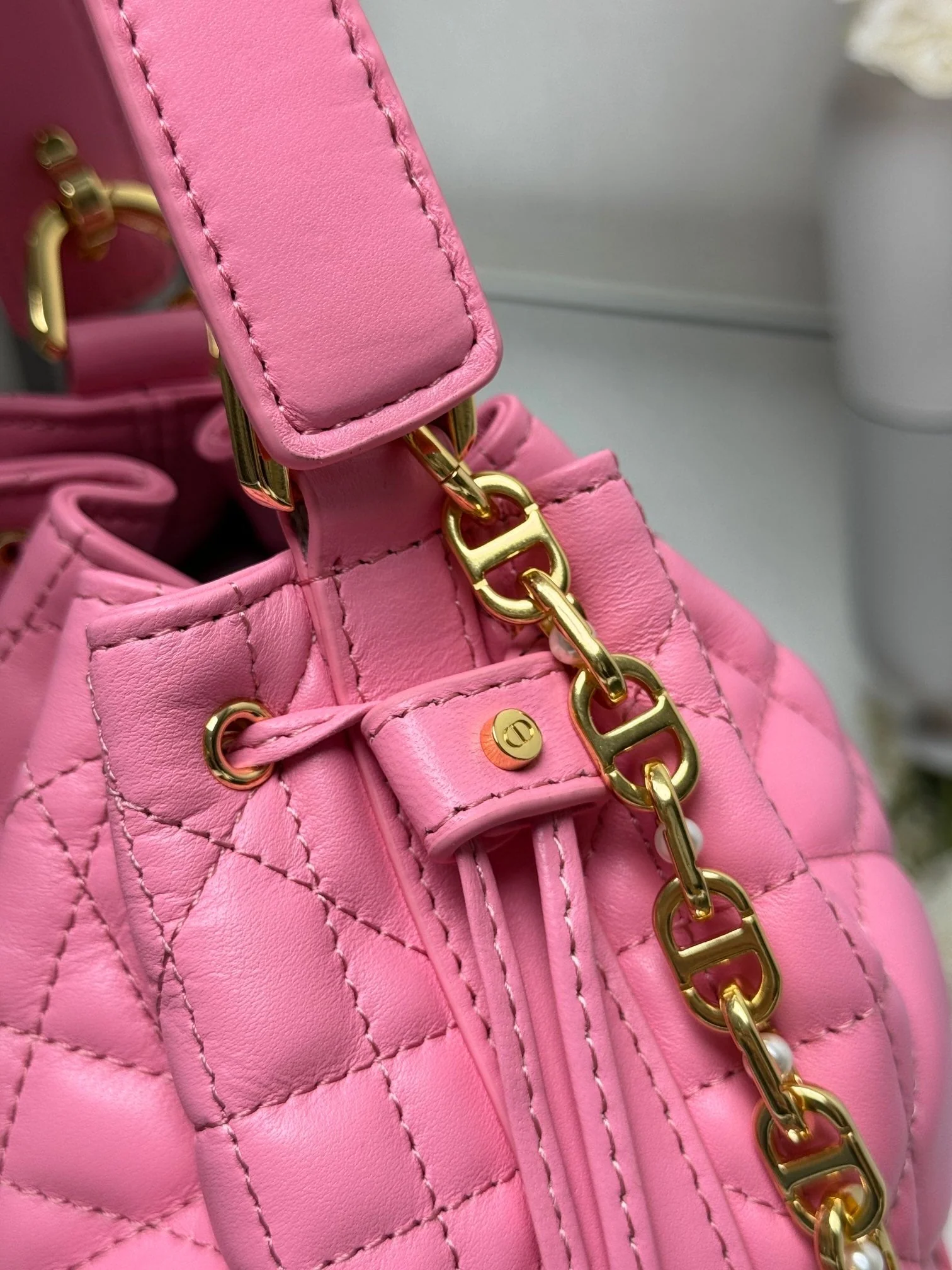 D Small Jolie Bucket Bag