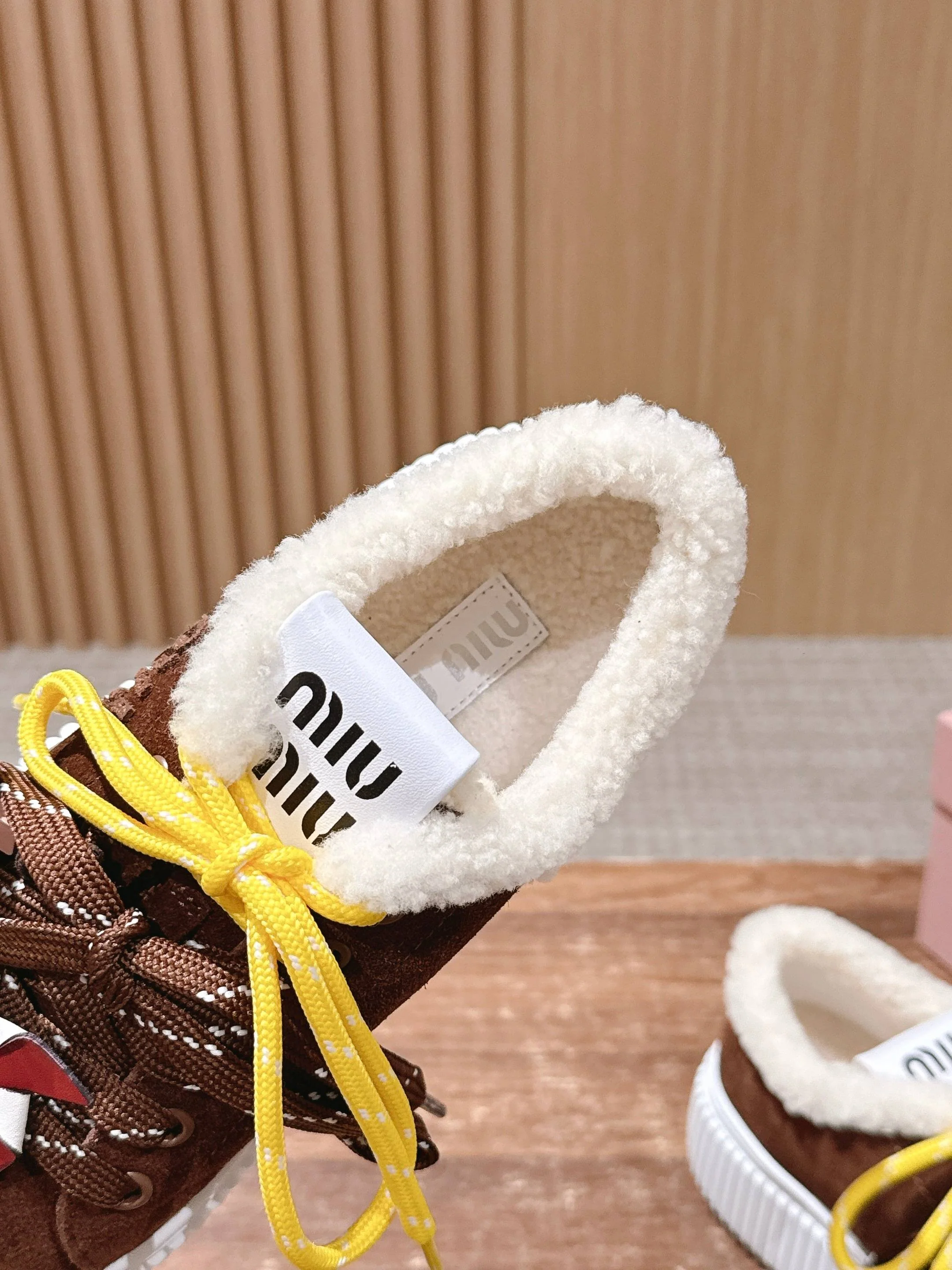 Miu 25fw fleece-lined casual shoes