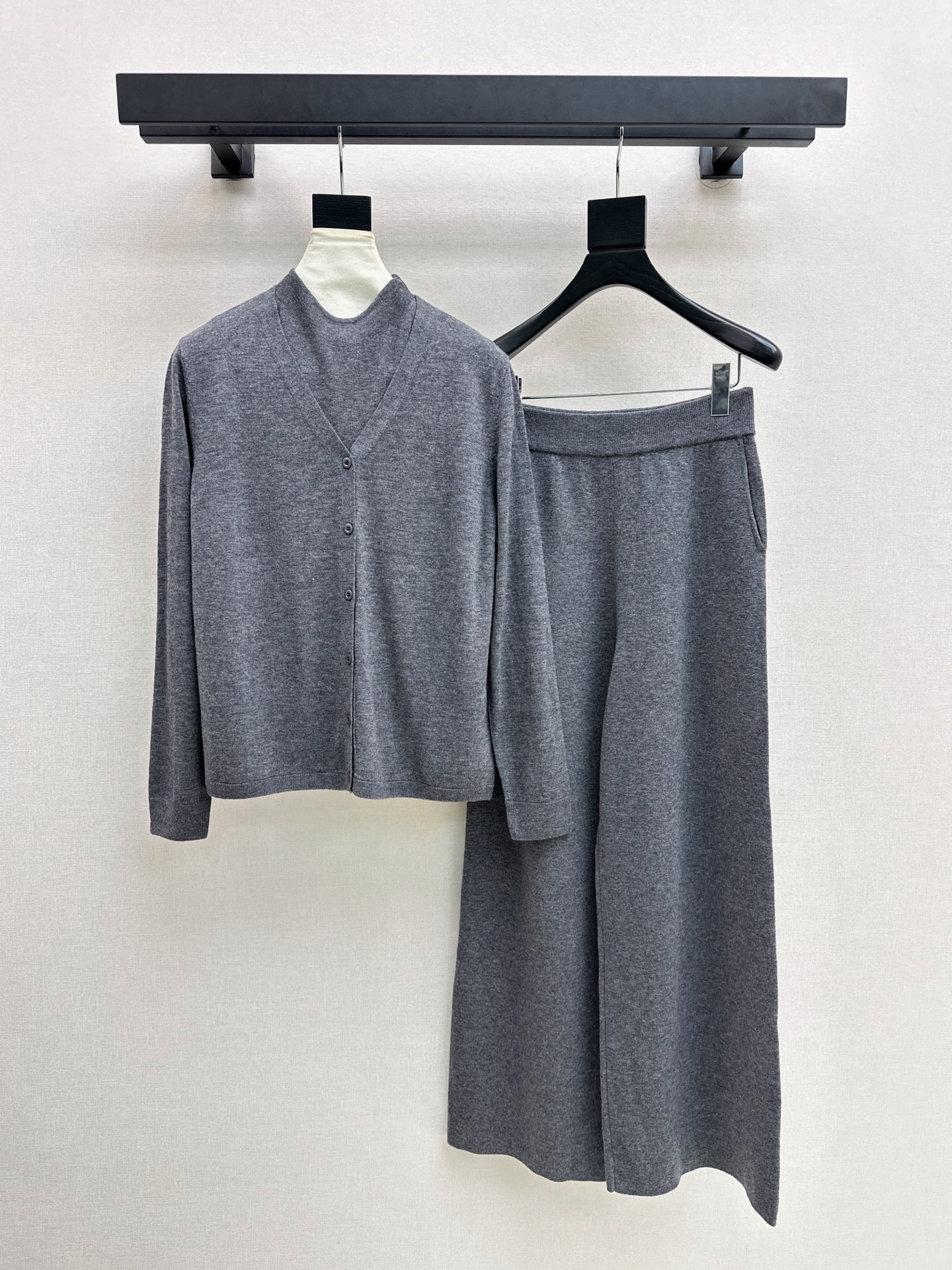 Her 26fw knit vest cardigan pants sets