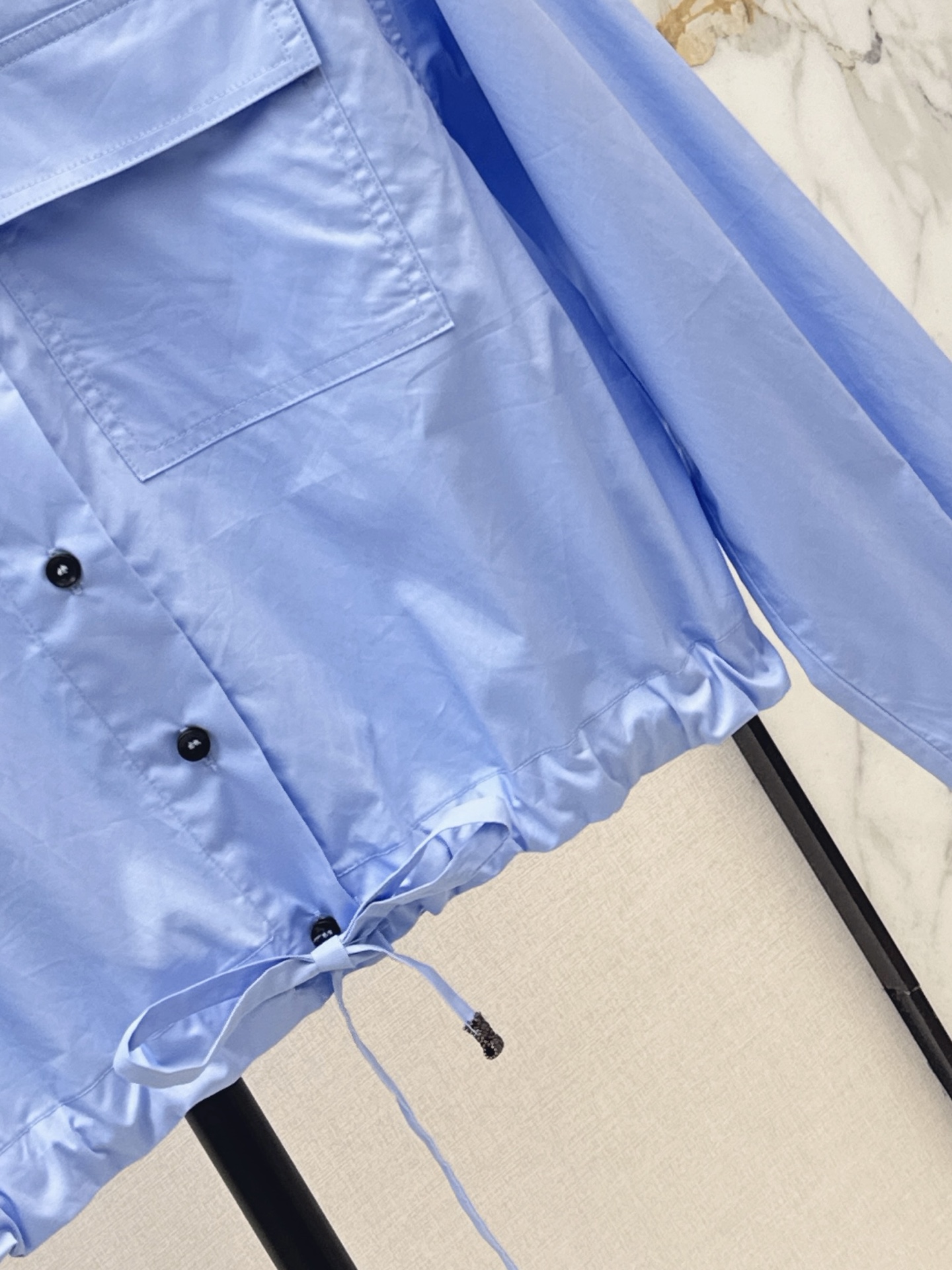 Brun 26fw cropped drawstring shirt