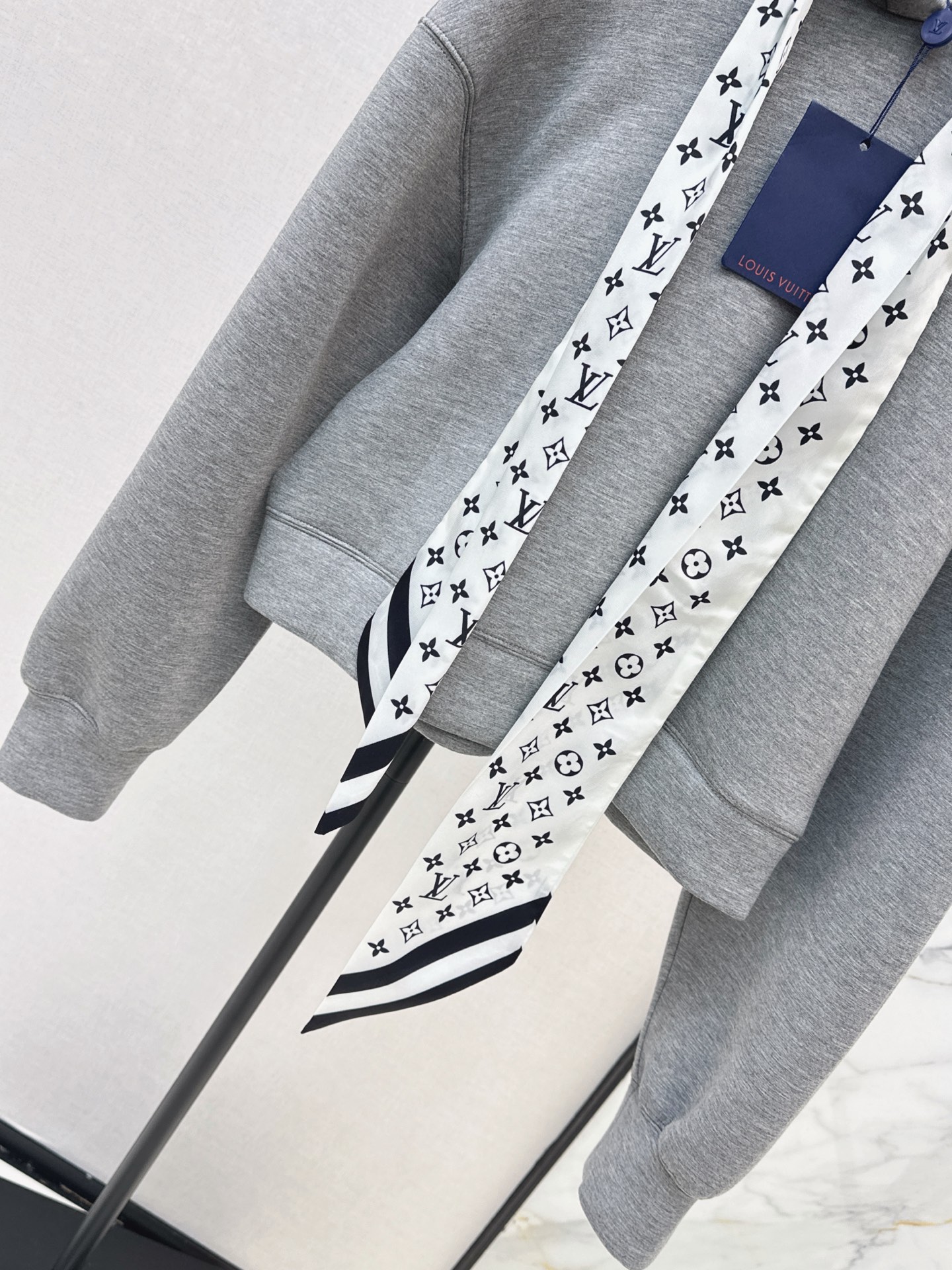 Loui 26fw print scraf  hoodies