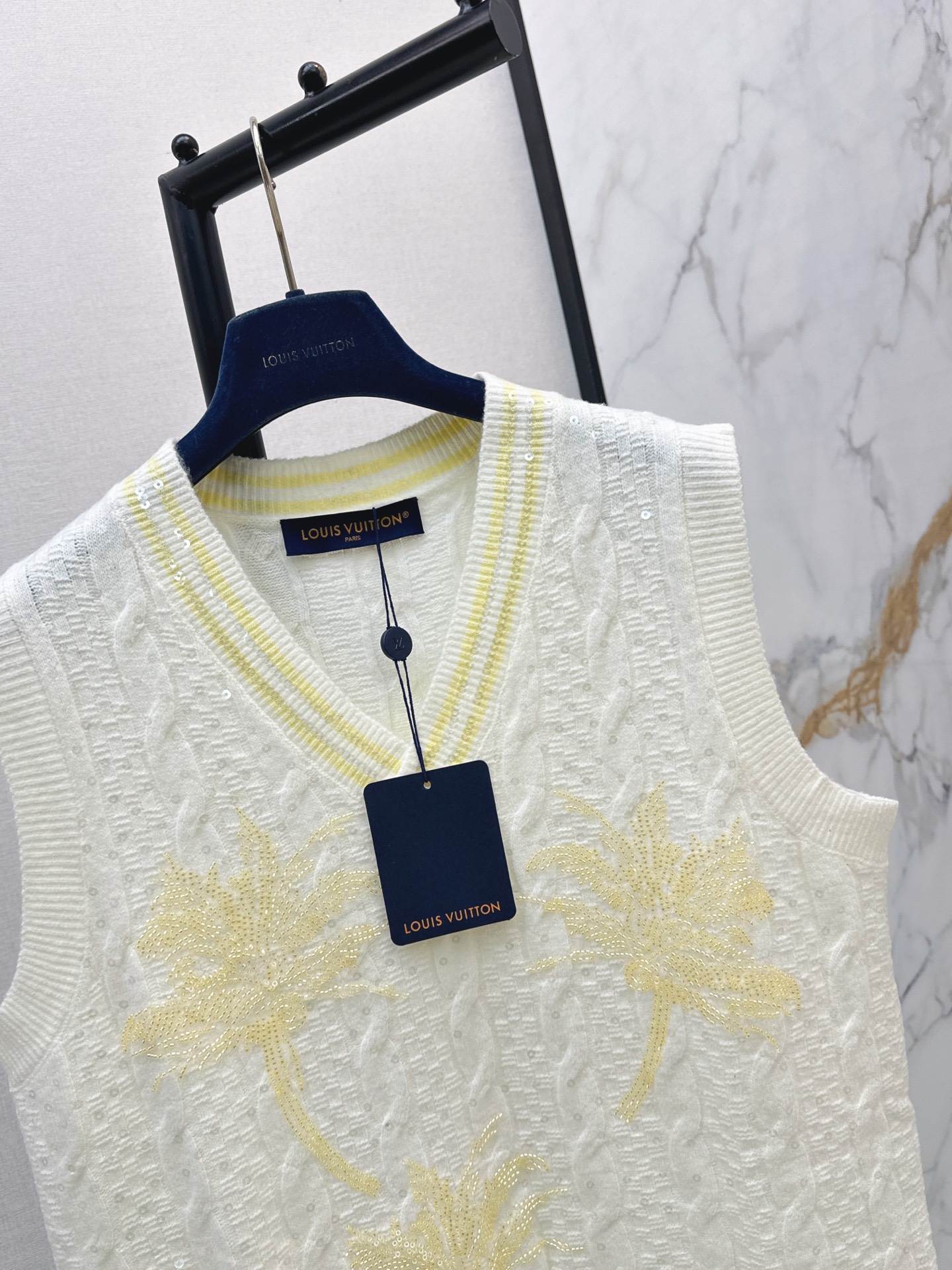 Loui 26fw rhinestone knit vest