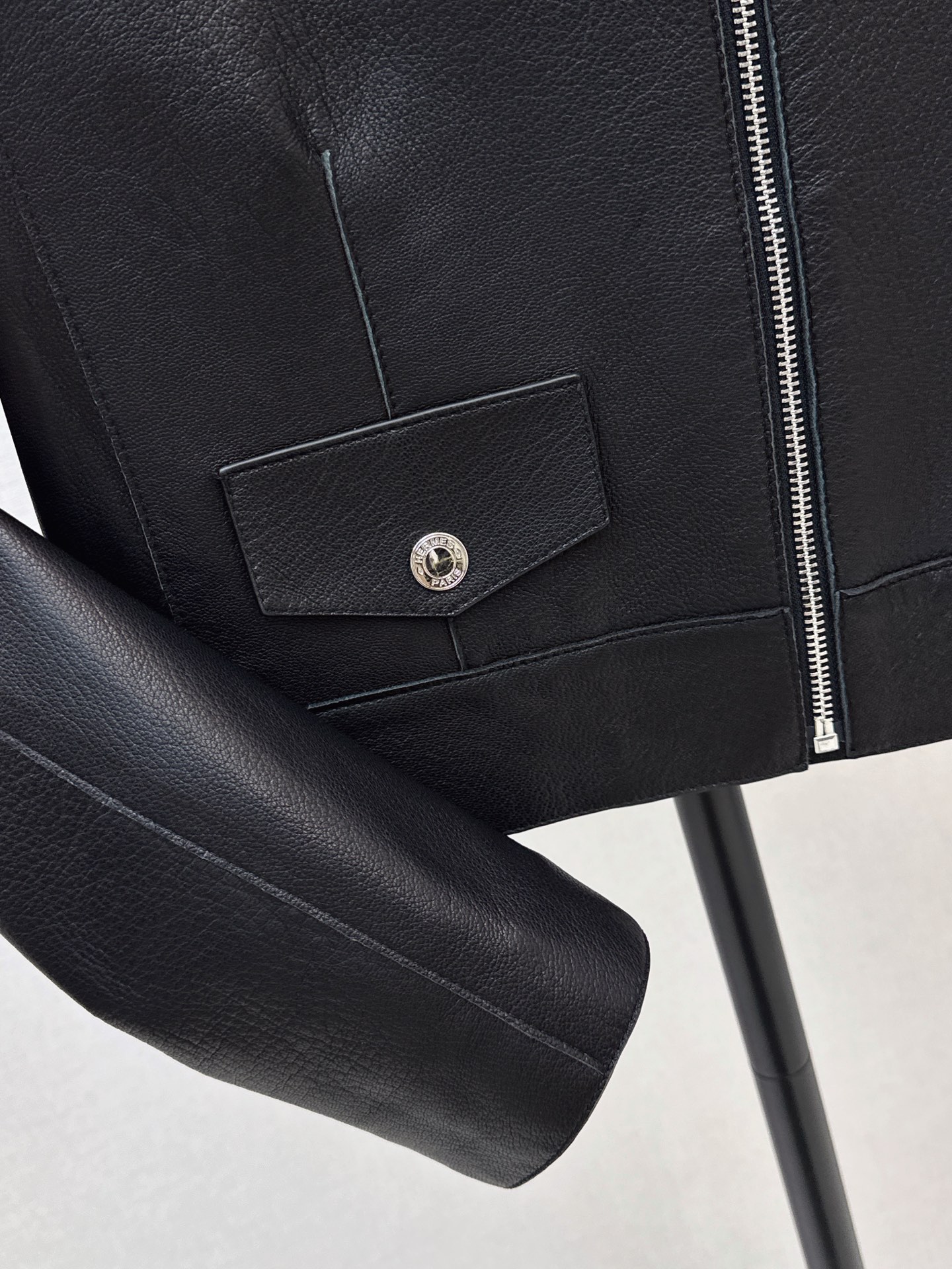 Her 26fw leather jacket