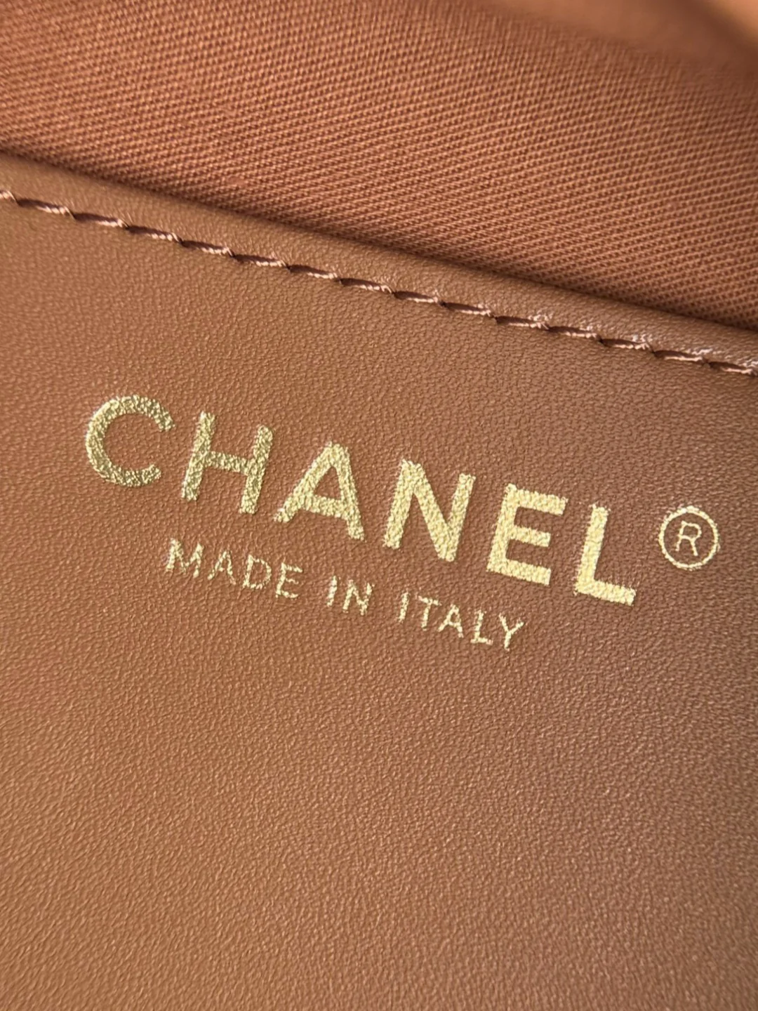 Chan 25A hobo bags