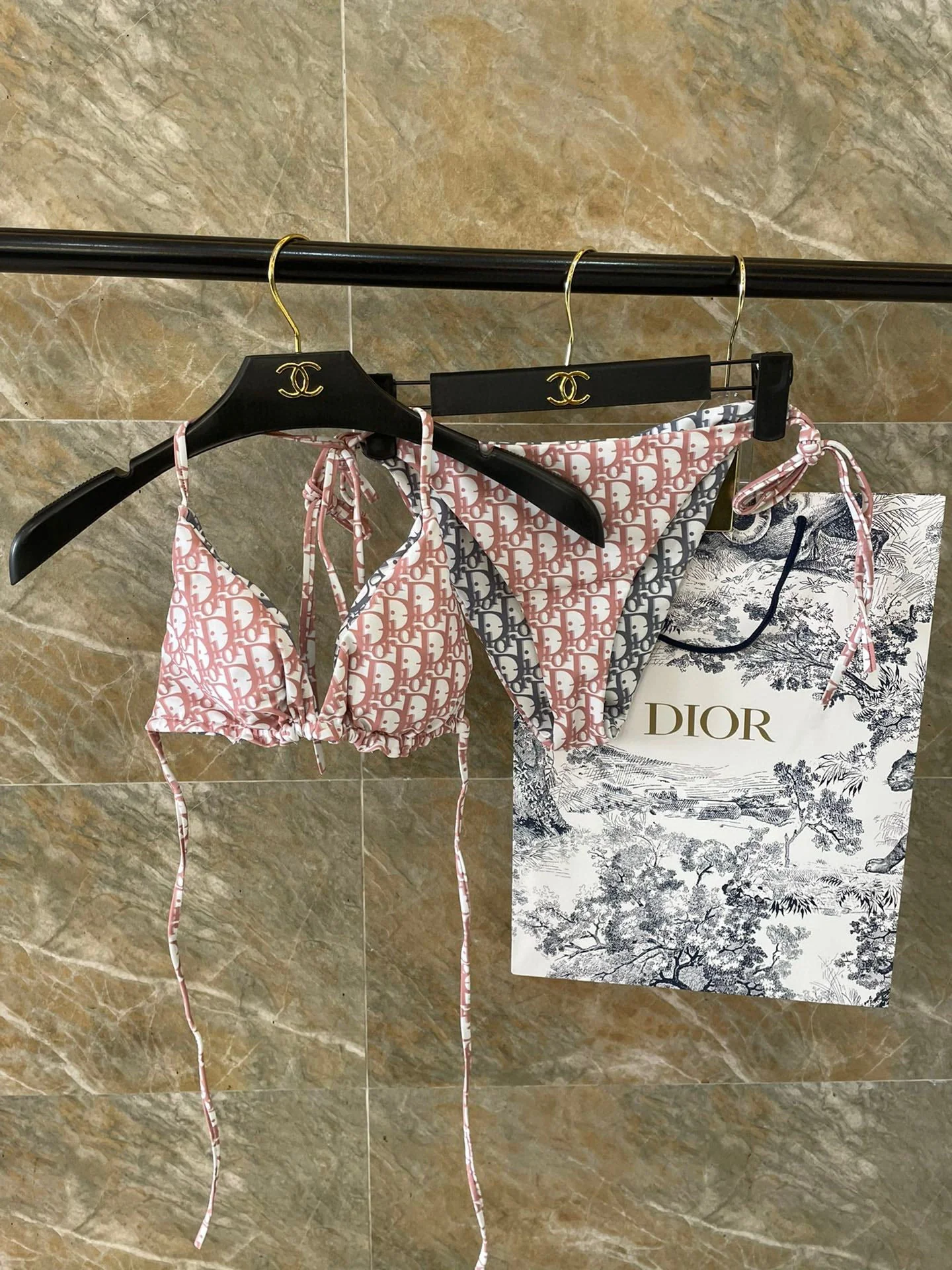 D reversible swimsuit