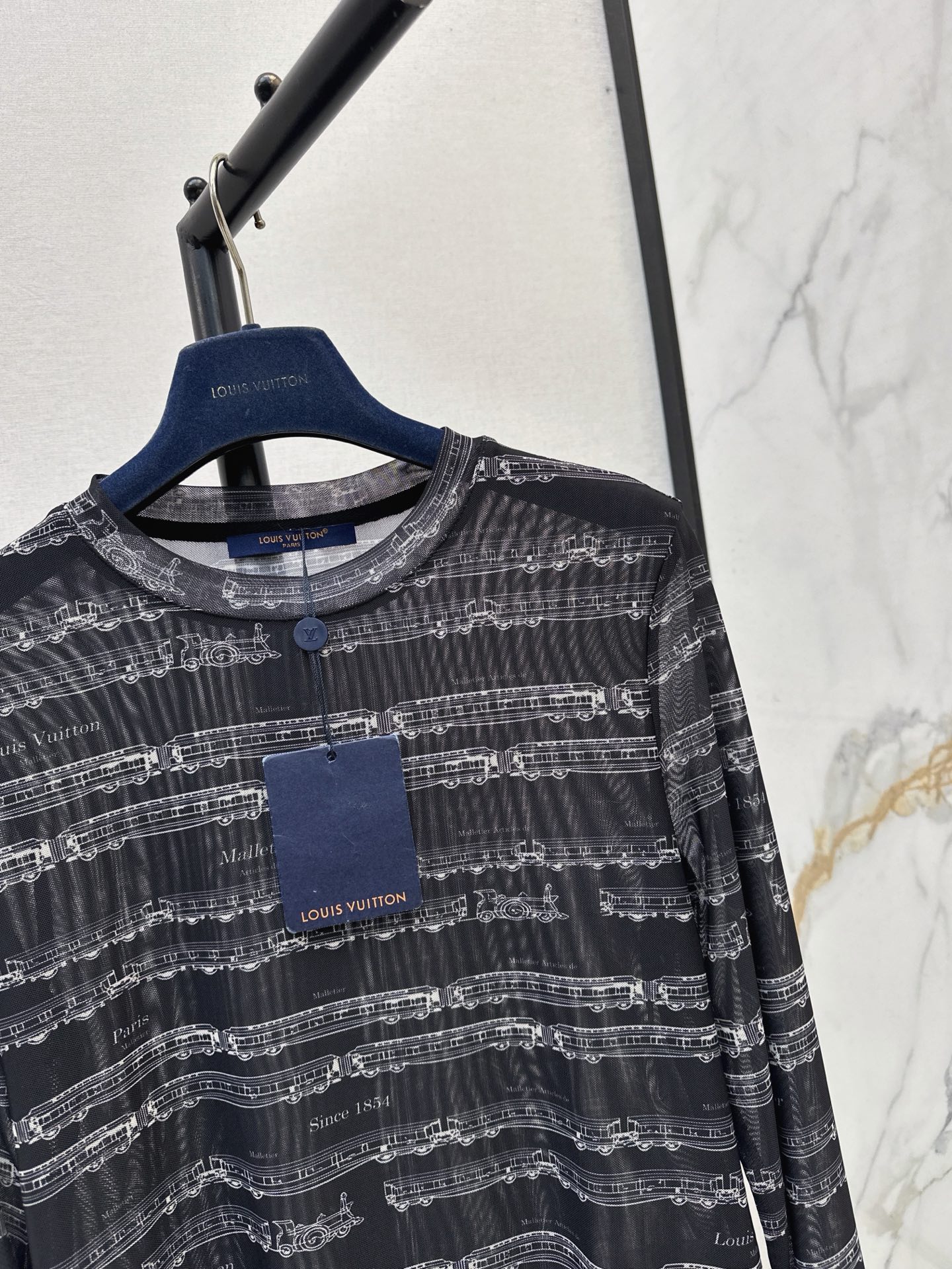 Loui 26fw mesh basic tee