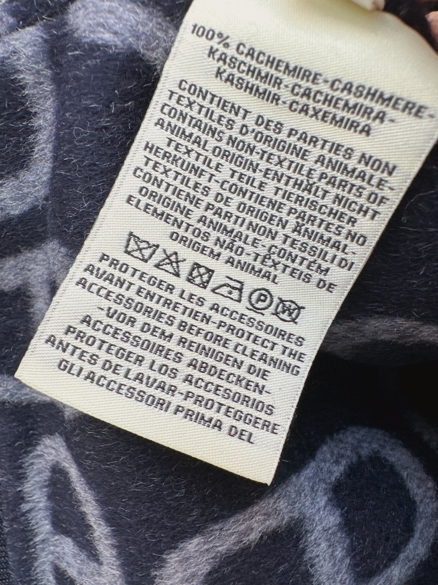 Her 26fw cashmere jacket