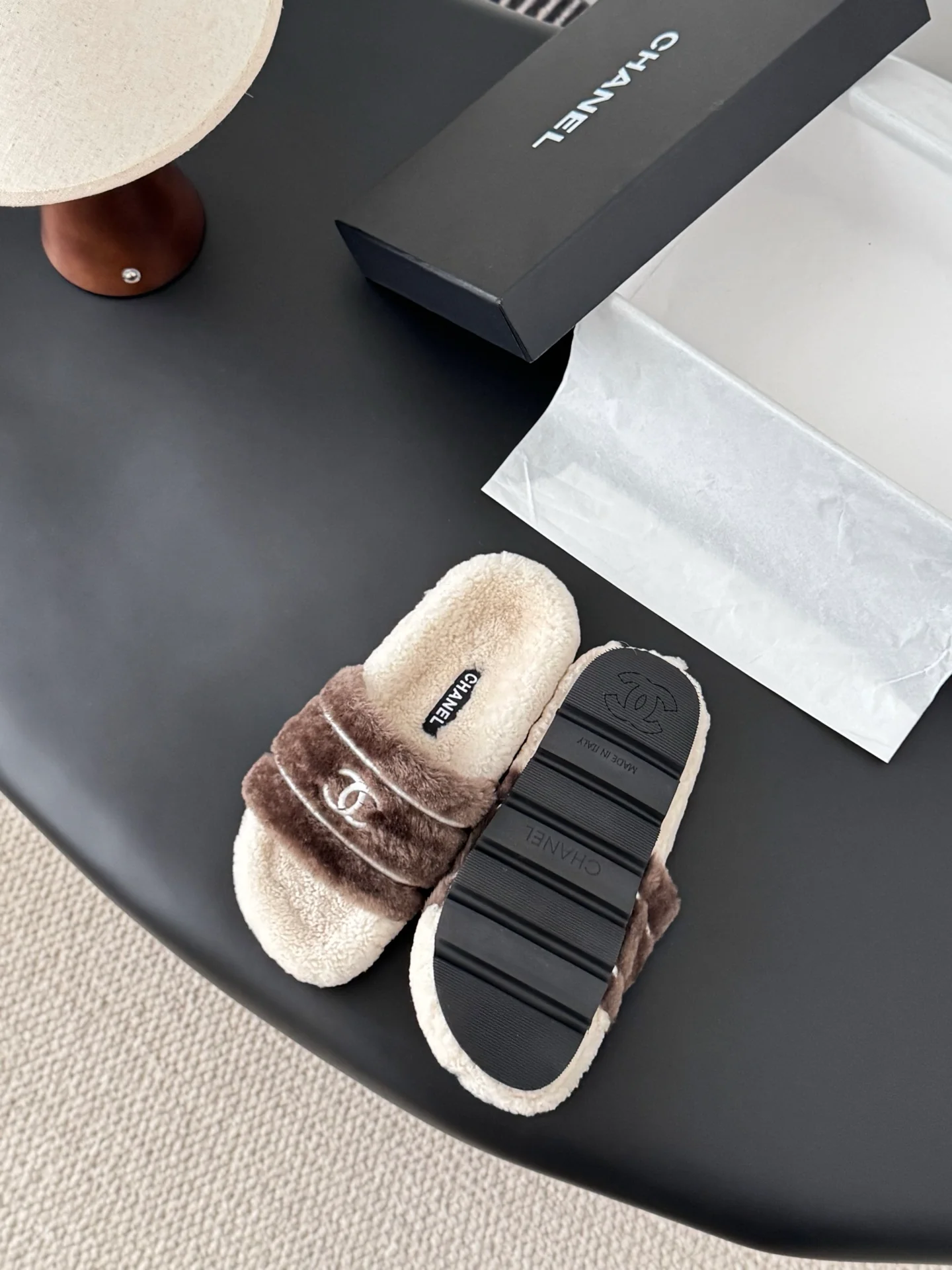 Chan 25fw fluffy slipper