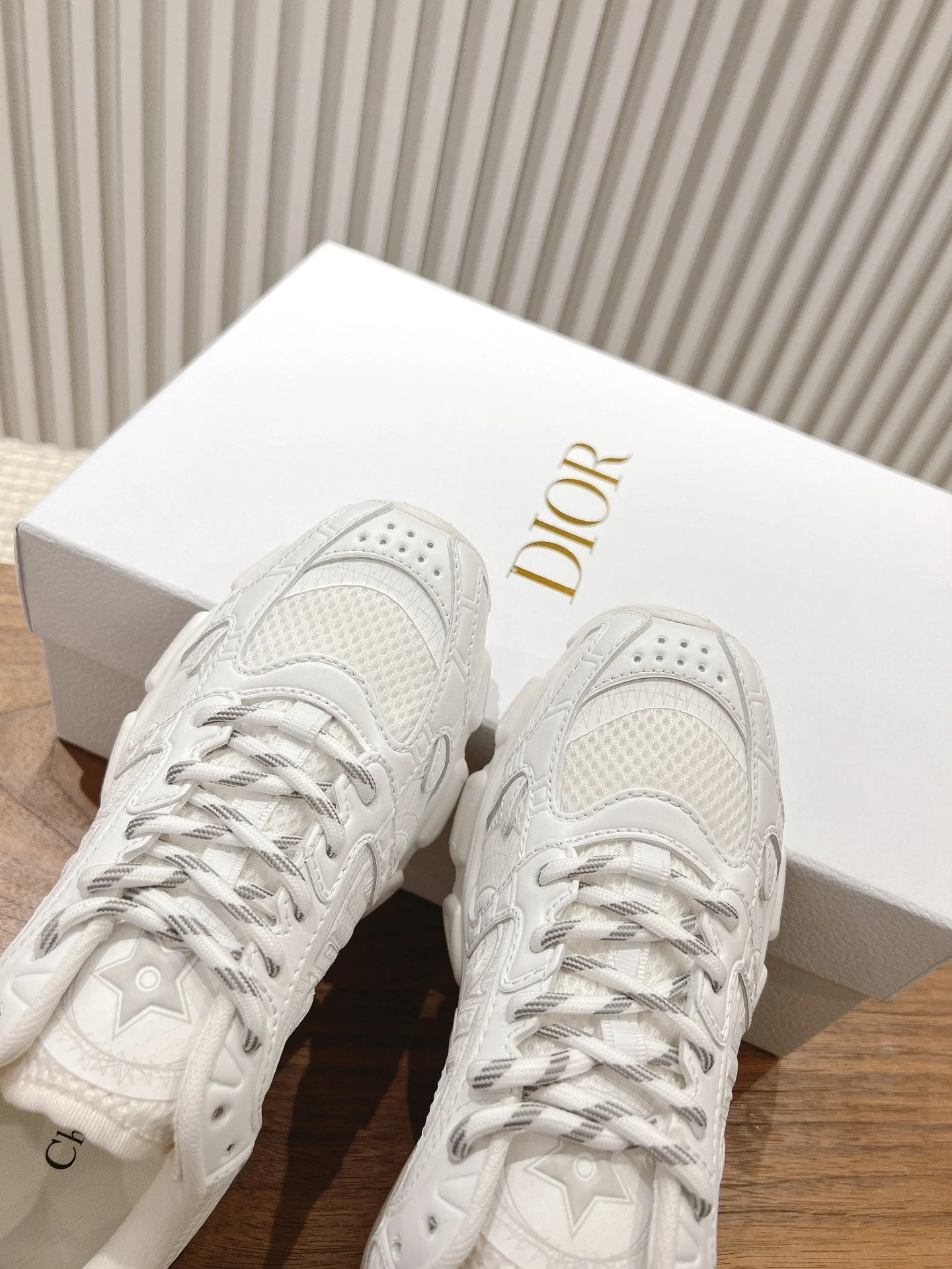 D chrono sneaker