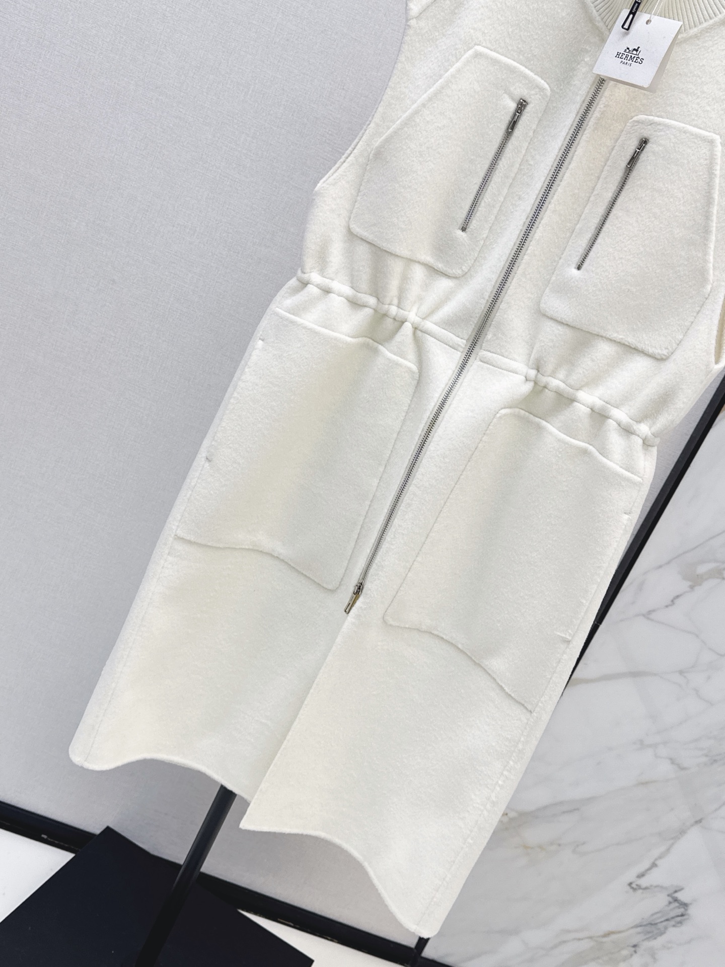 Her 26fw drawstring woolen vest