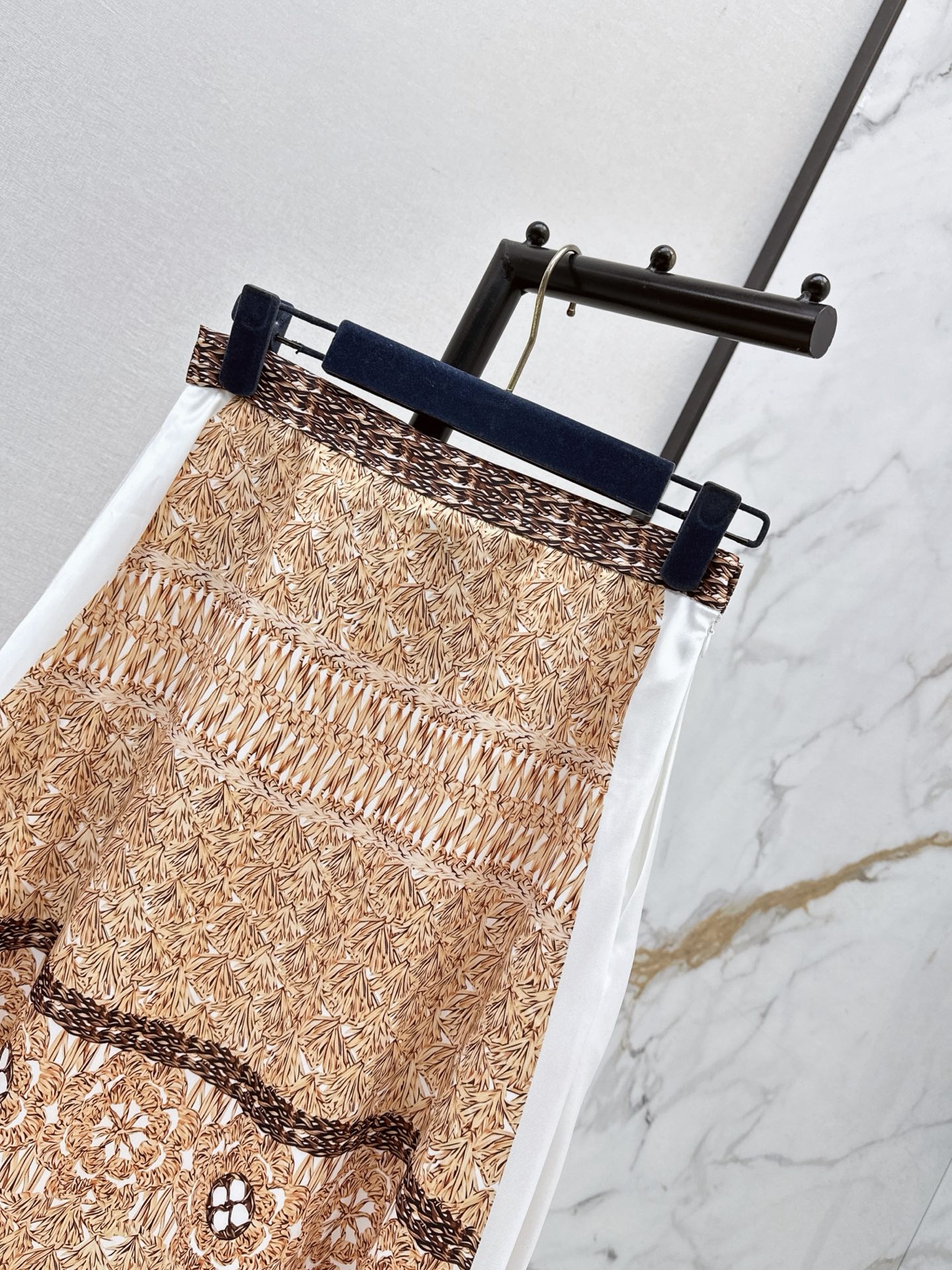 Loui 26fw print skirt