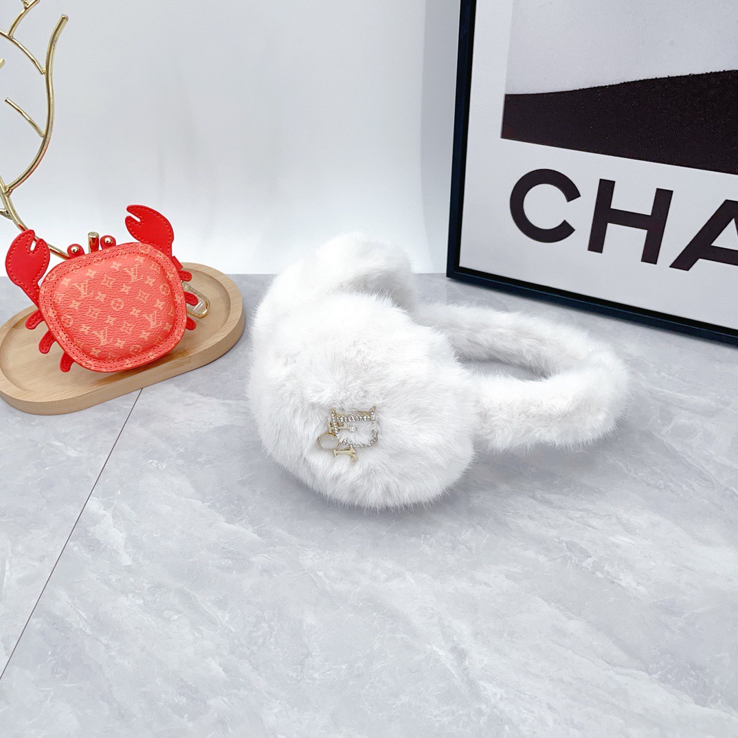 CD 26fw fluffy fur-look earmuffs