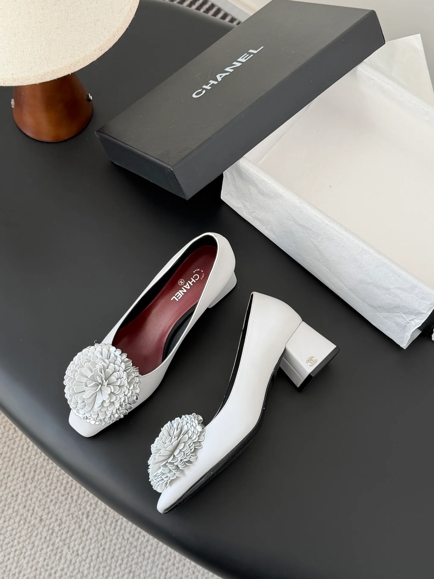 Chan 26K camellia flower chunky heels