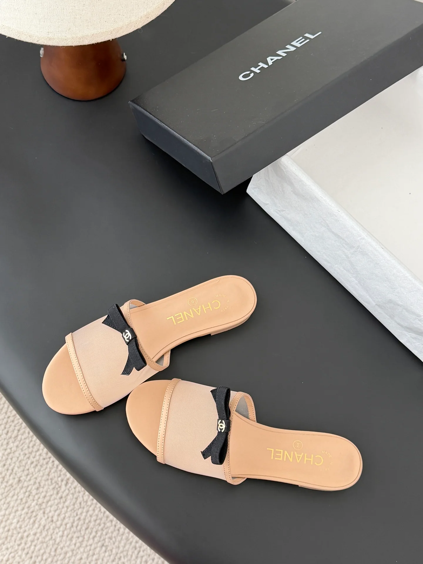 Chan 26ss bow mesh slides