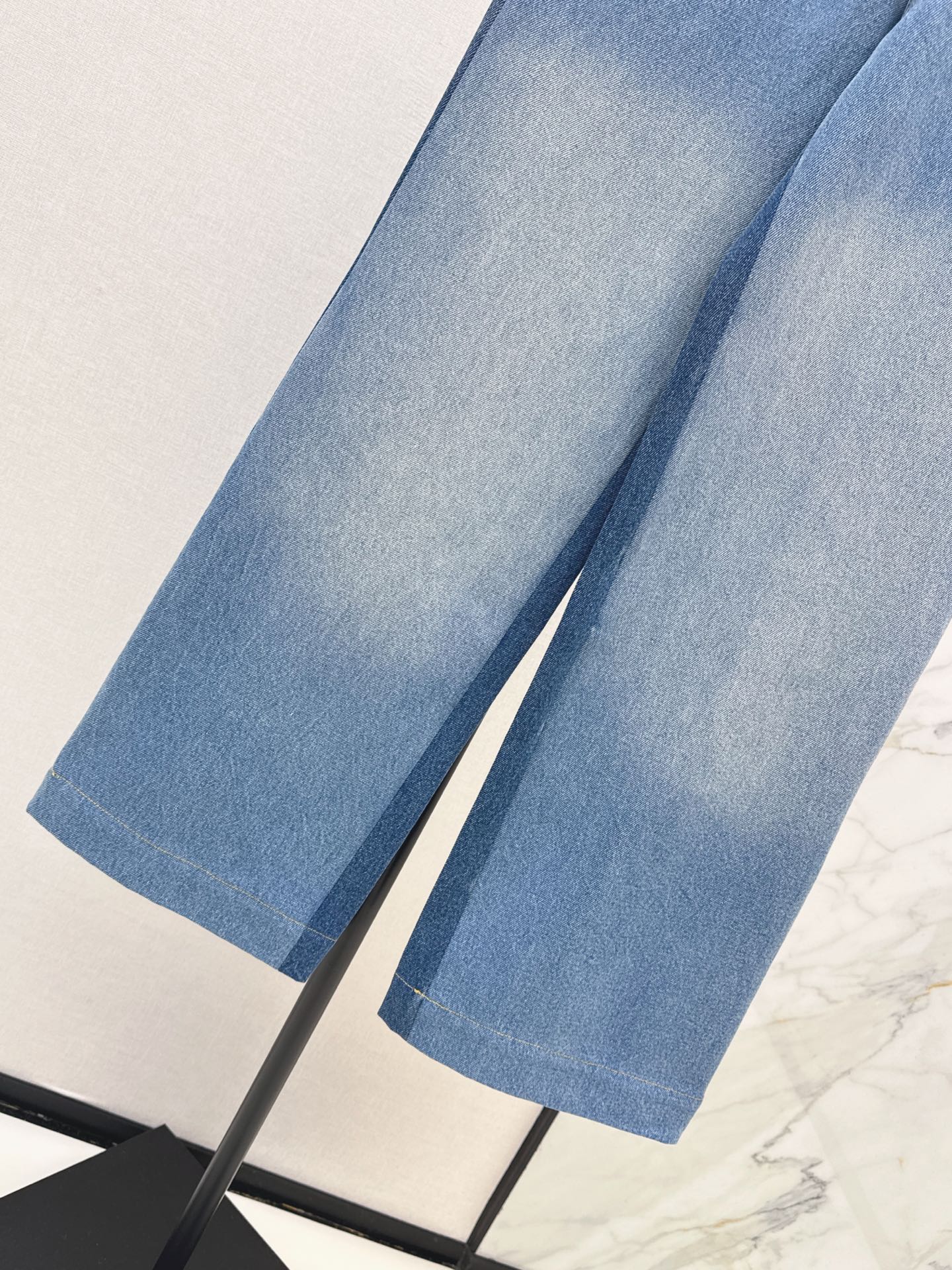 Guc 26fw wide-leg jeans