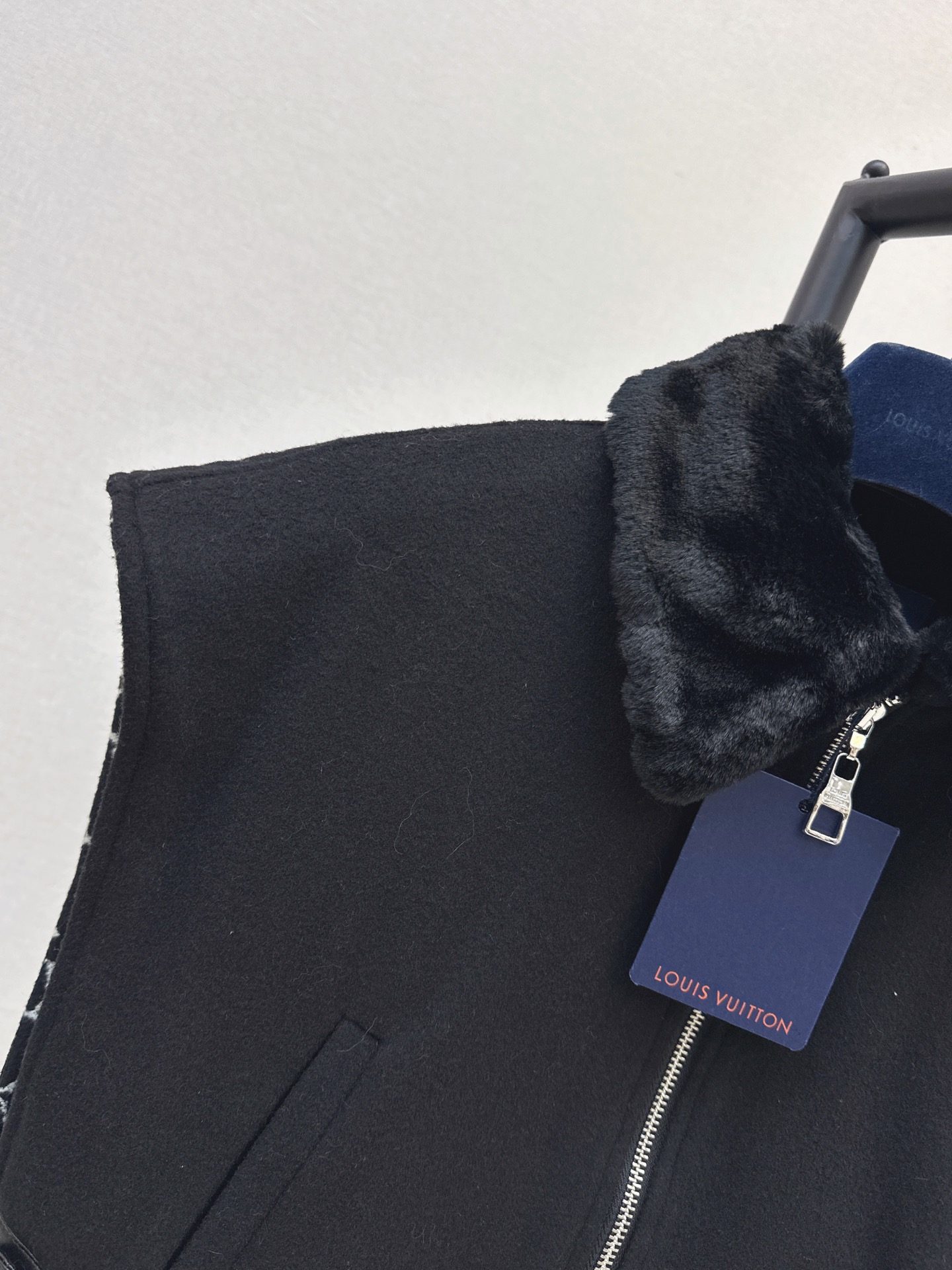 Loui 26fw fur-trim wool vest