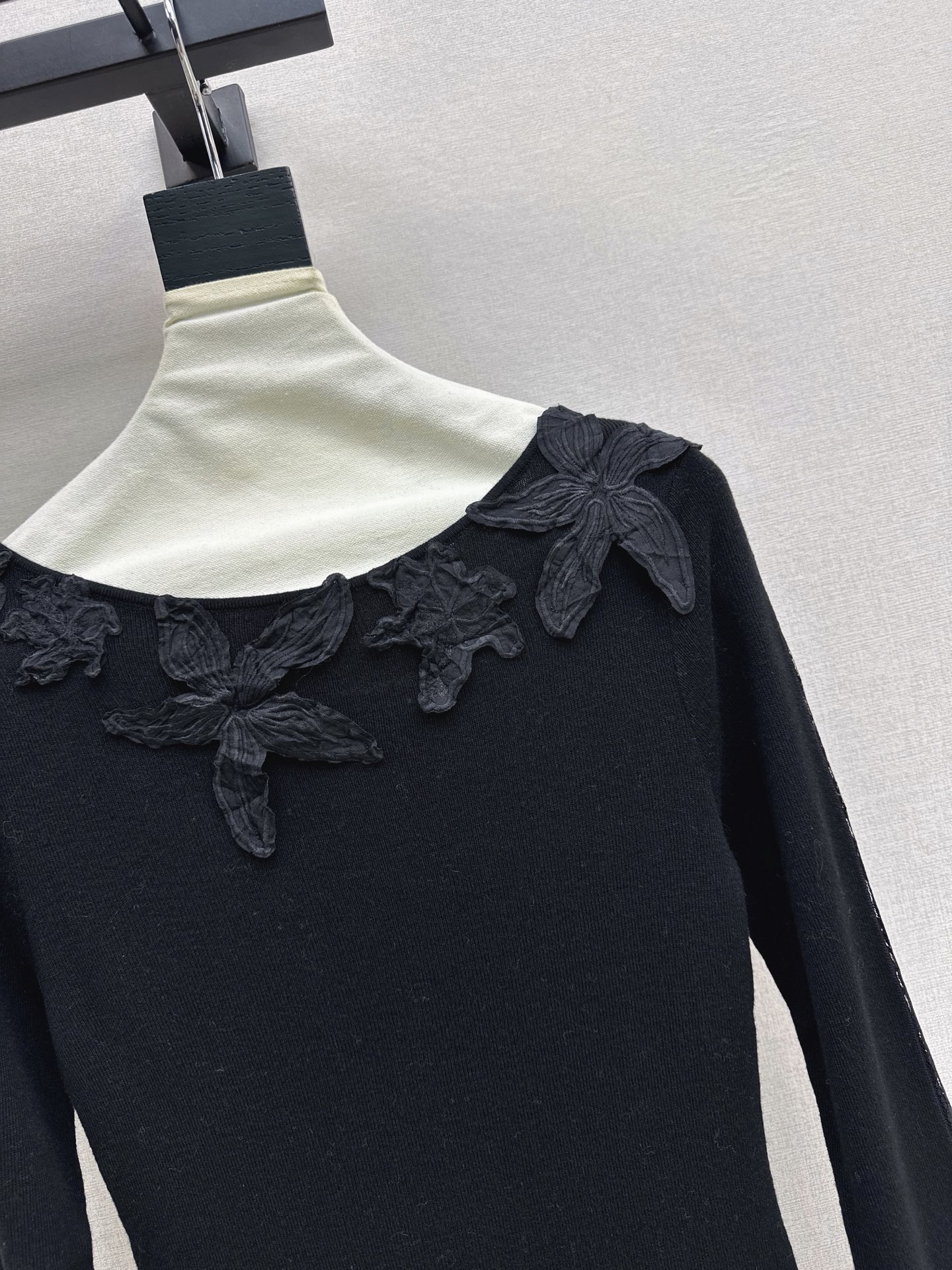 ES 26fw lace embroidery knit basic tee