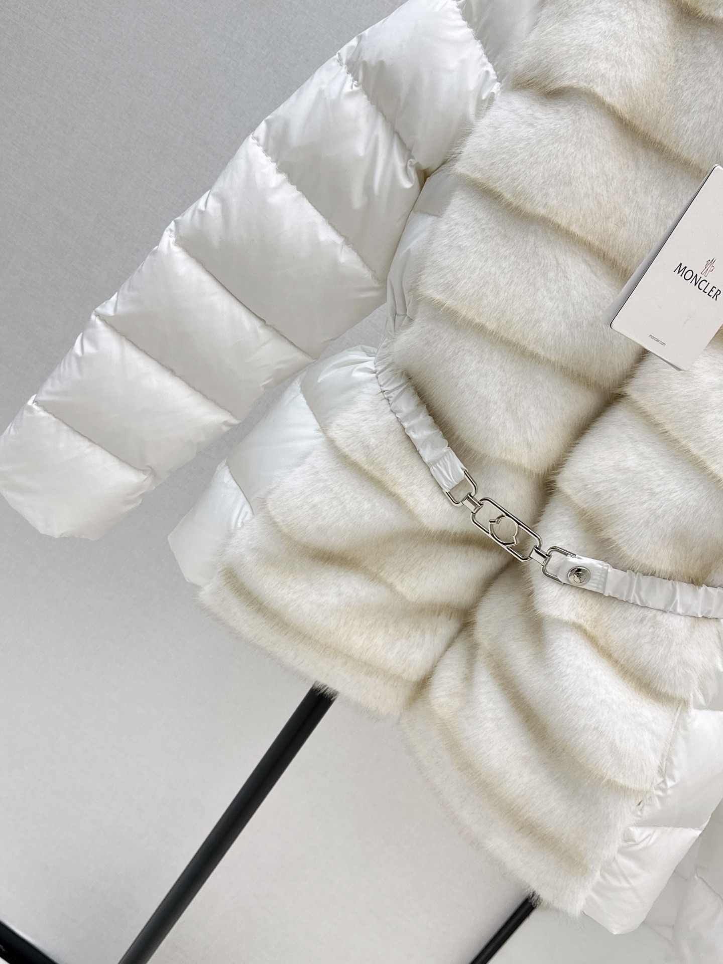 Monc 26fw fur belted down jacket