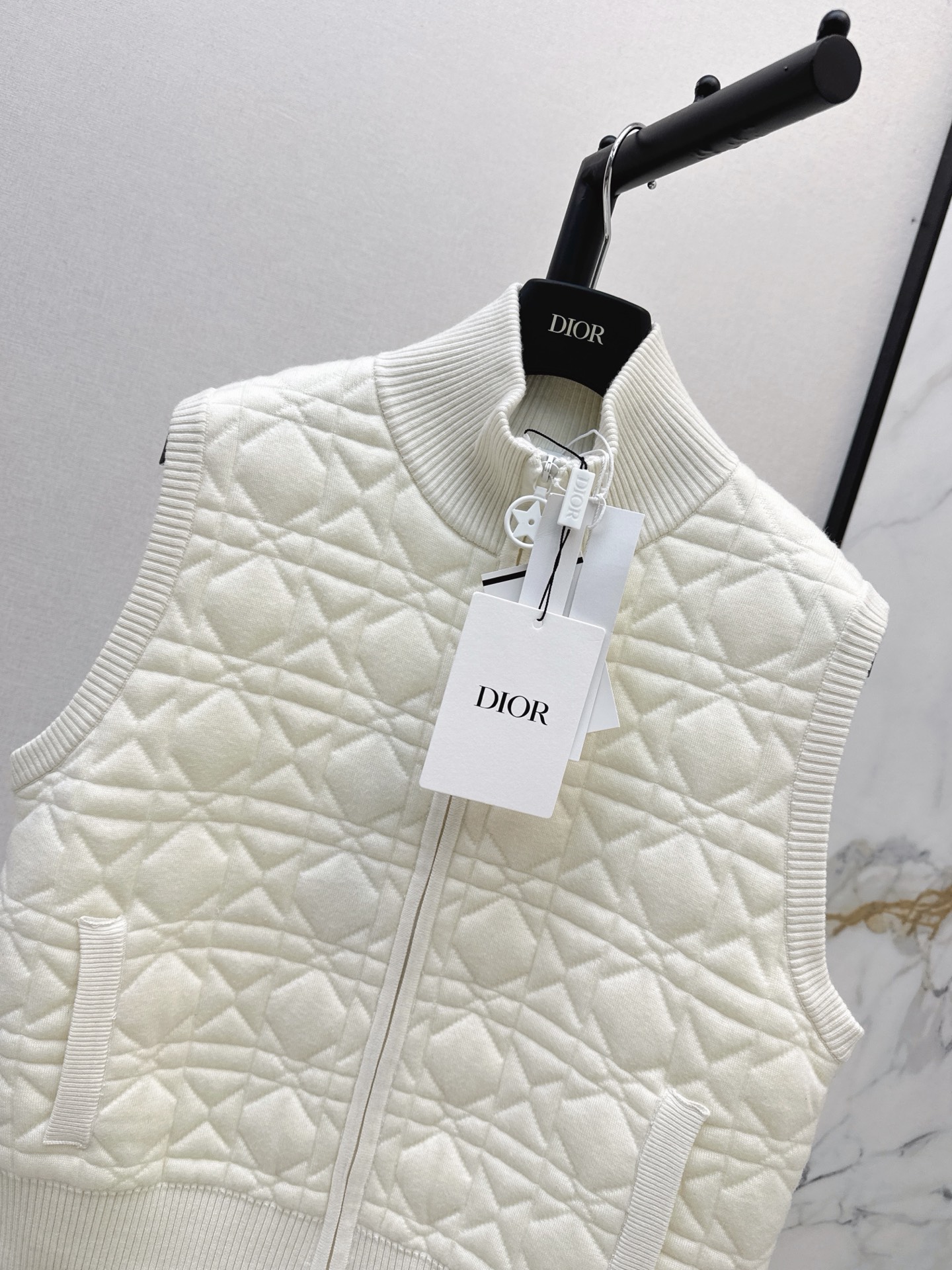 CD 26fw embroidery knit vest
