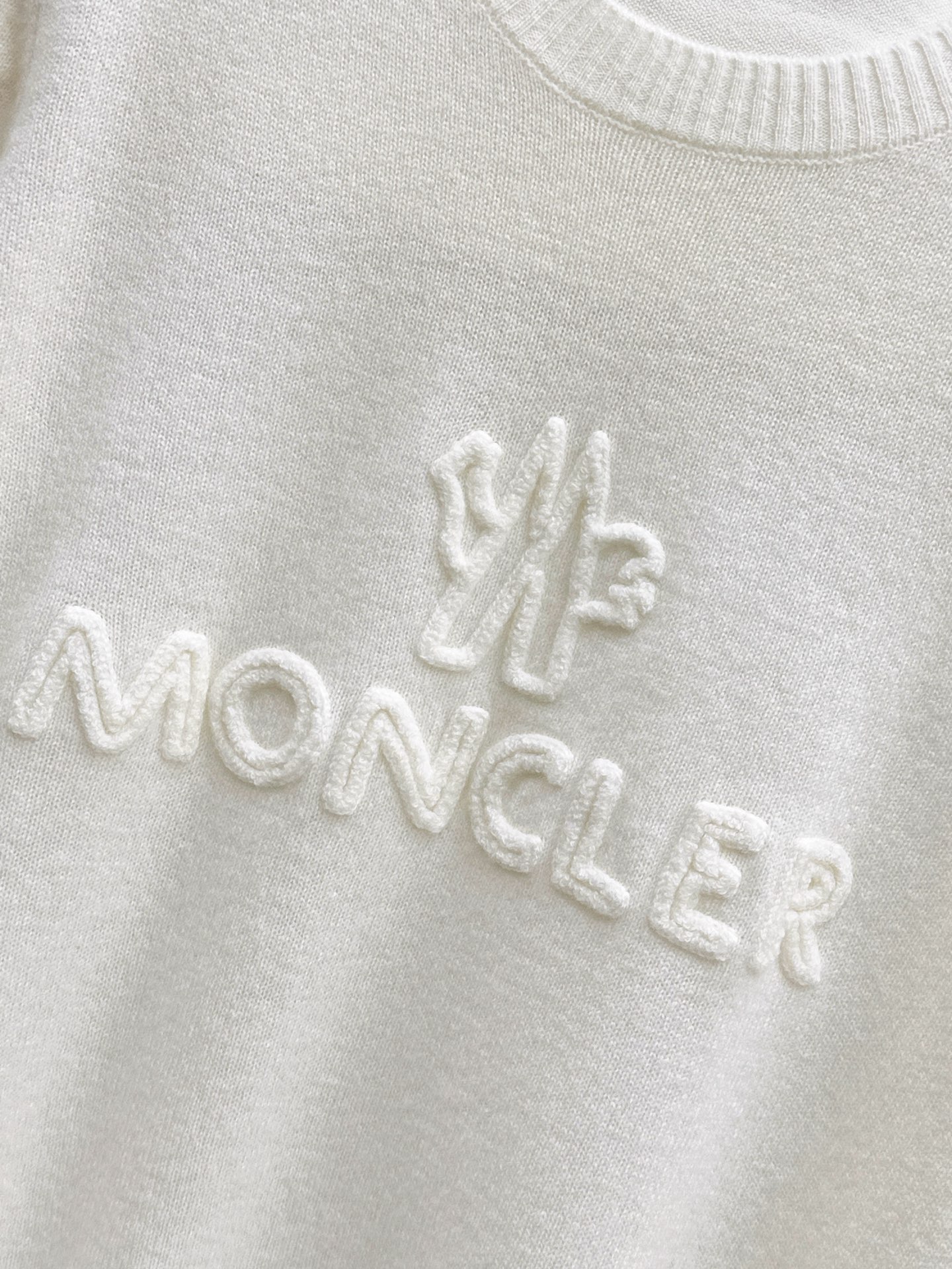 Monc 26fw embroidery knitwear