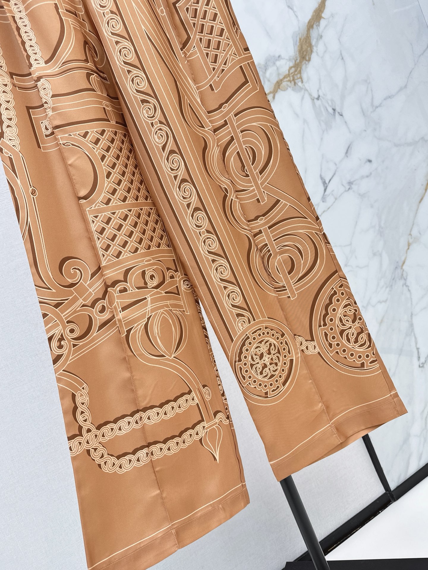 Her 26fw print silk pants