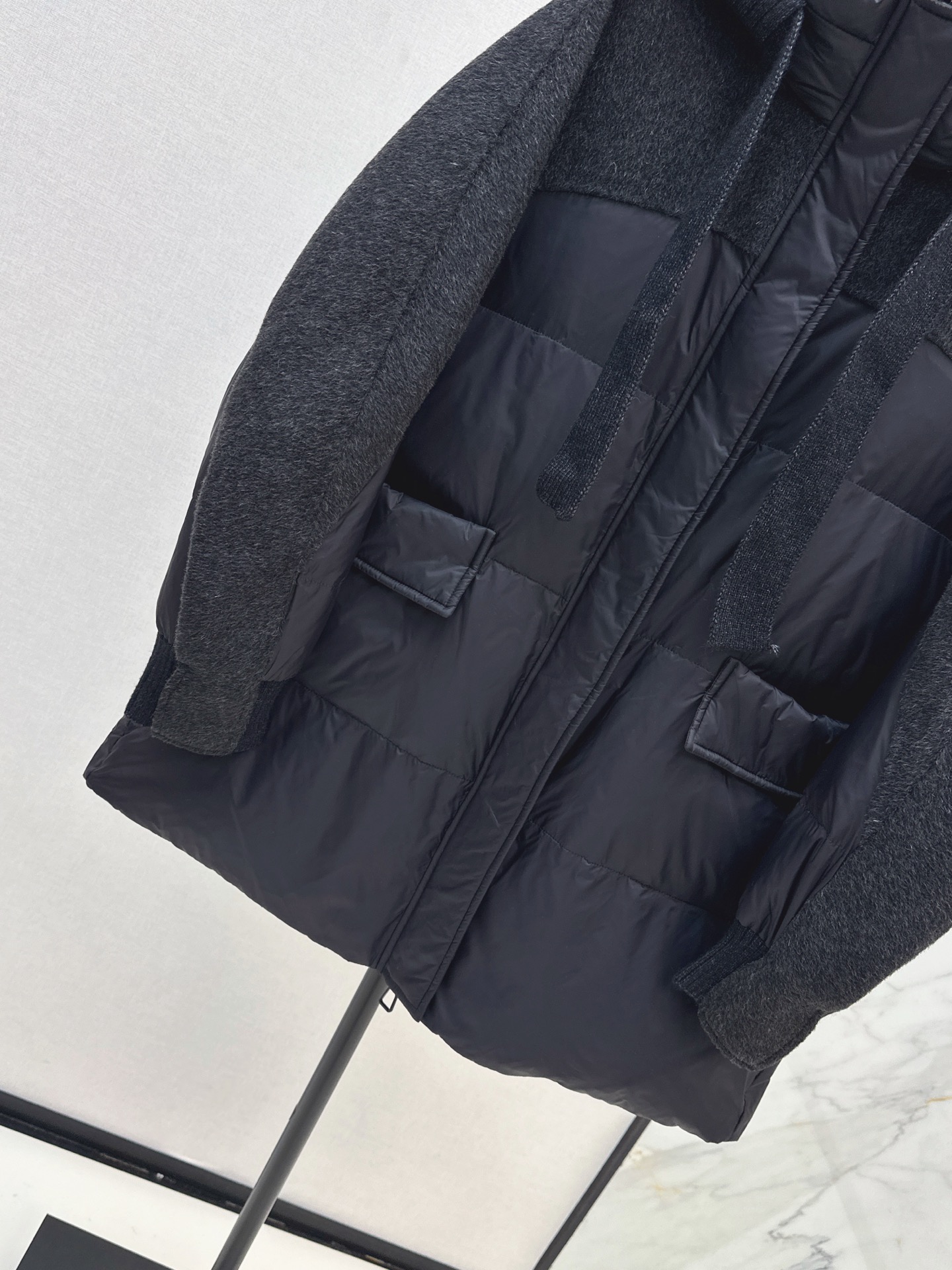 Max 26fw knit contract hooded down jacket