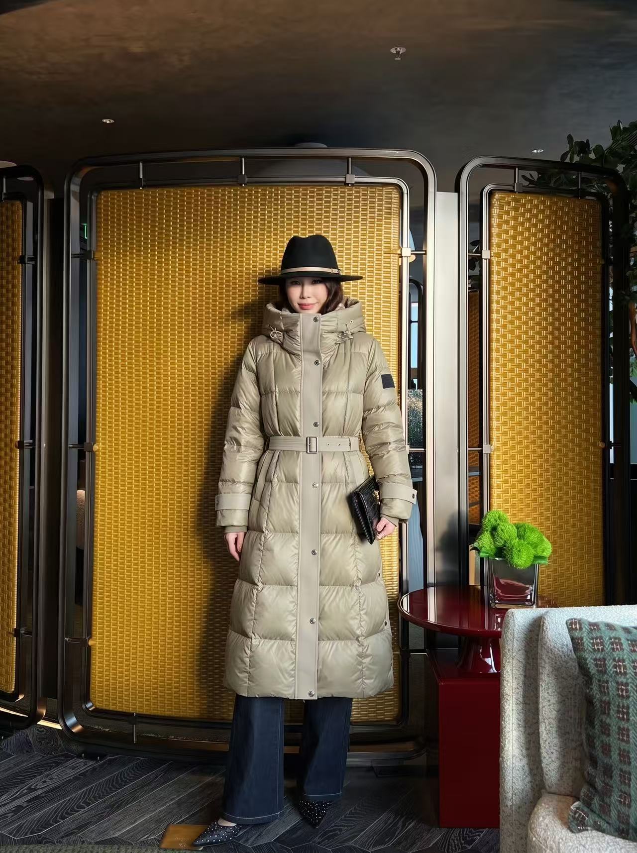 Bur 26fw hooded down jacket