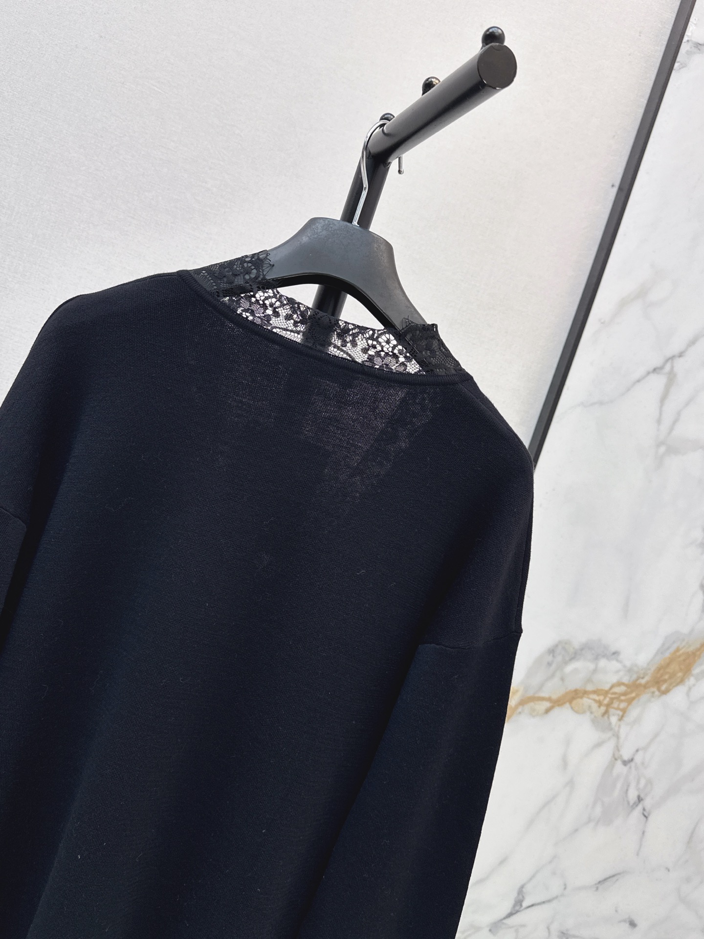 CD 26fw lace contract sweater