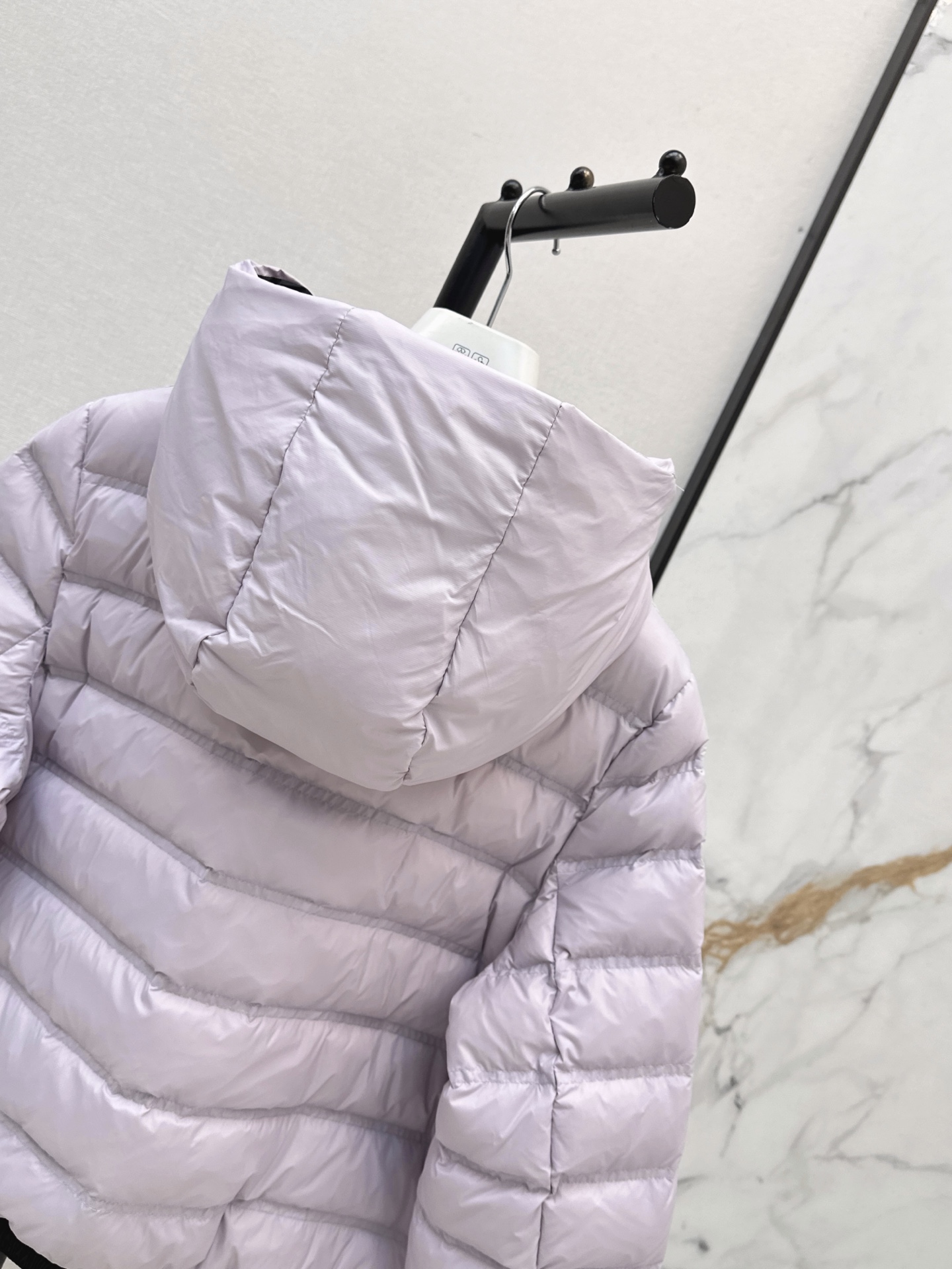Monc 26fw cropped hooded down jacket
