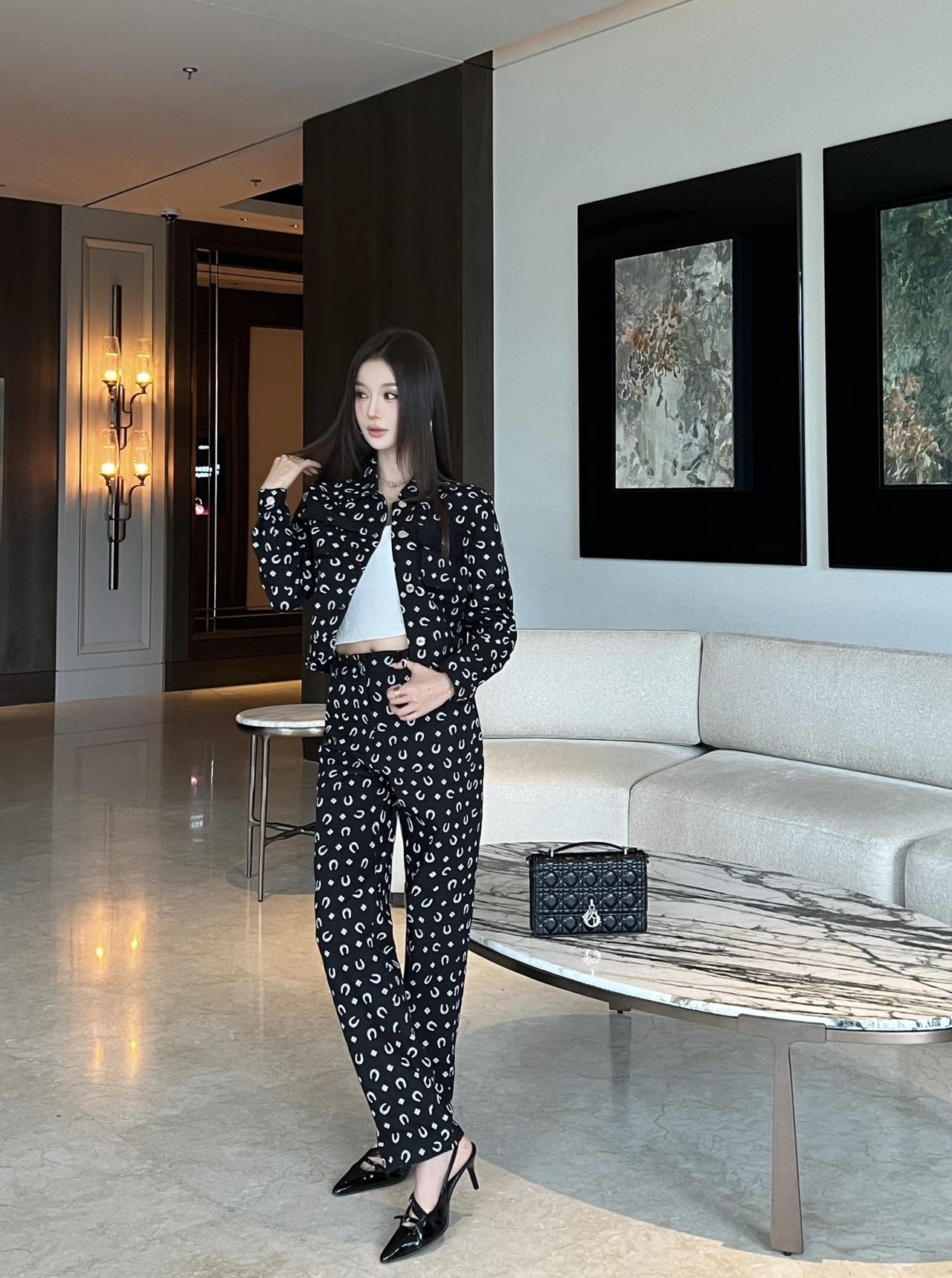 Her 26fw print jacket