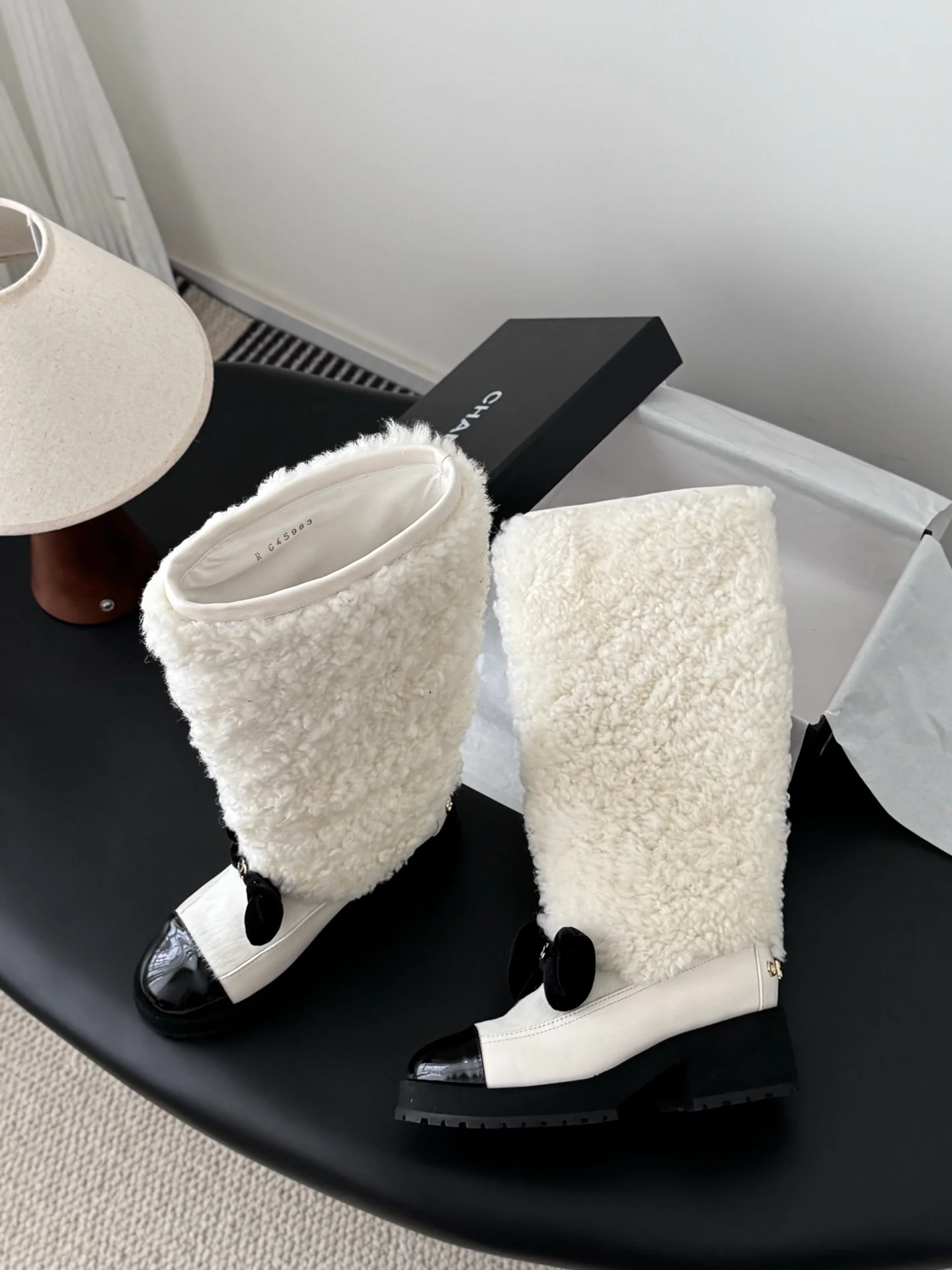Chan 25fw plush half  boots with bow