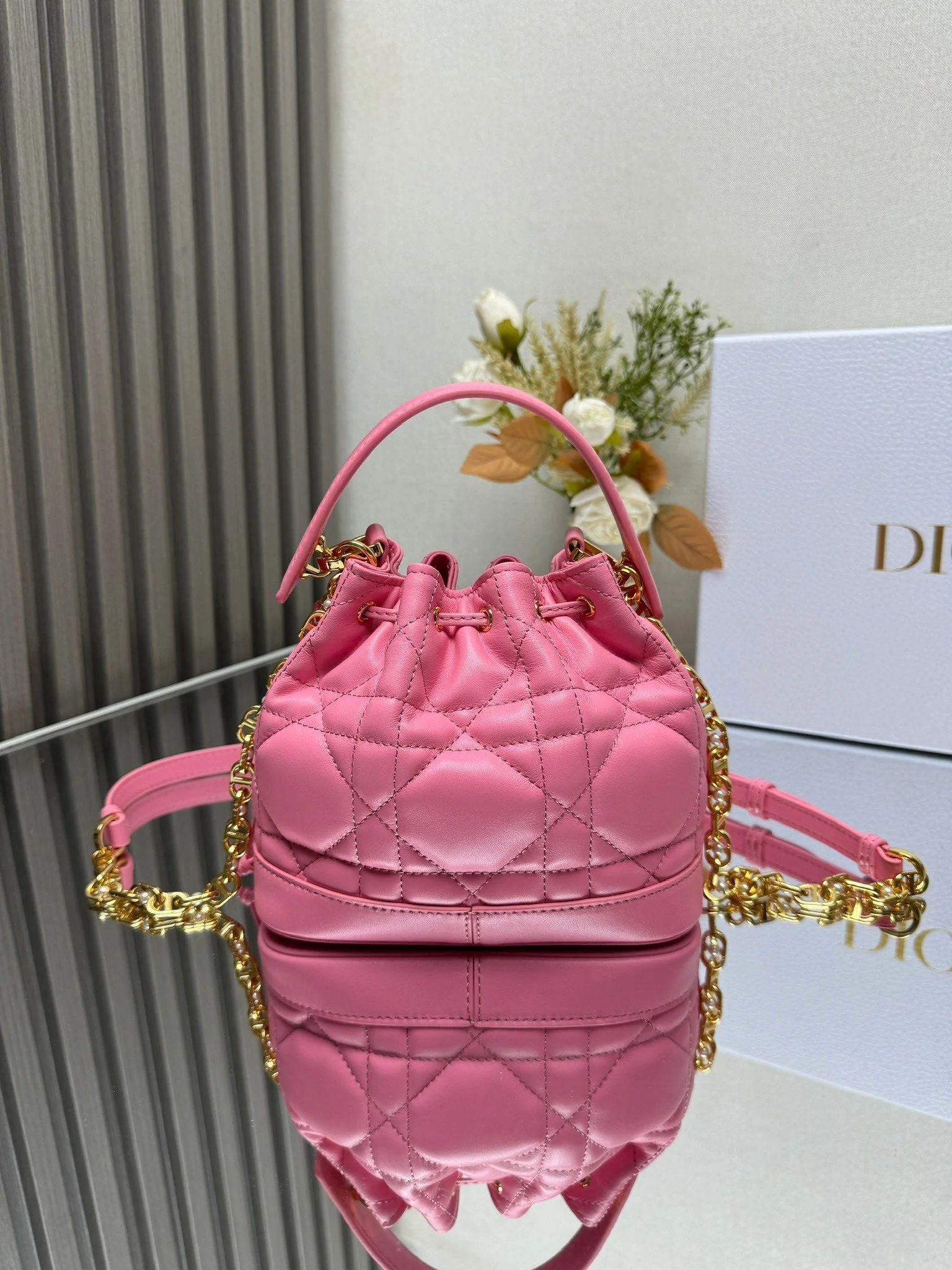 D Small Jolie Bucket Bag