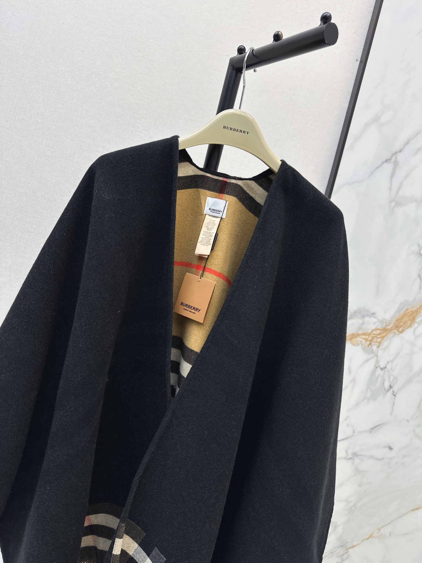 Bur 26fw shawls cape