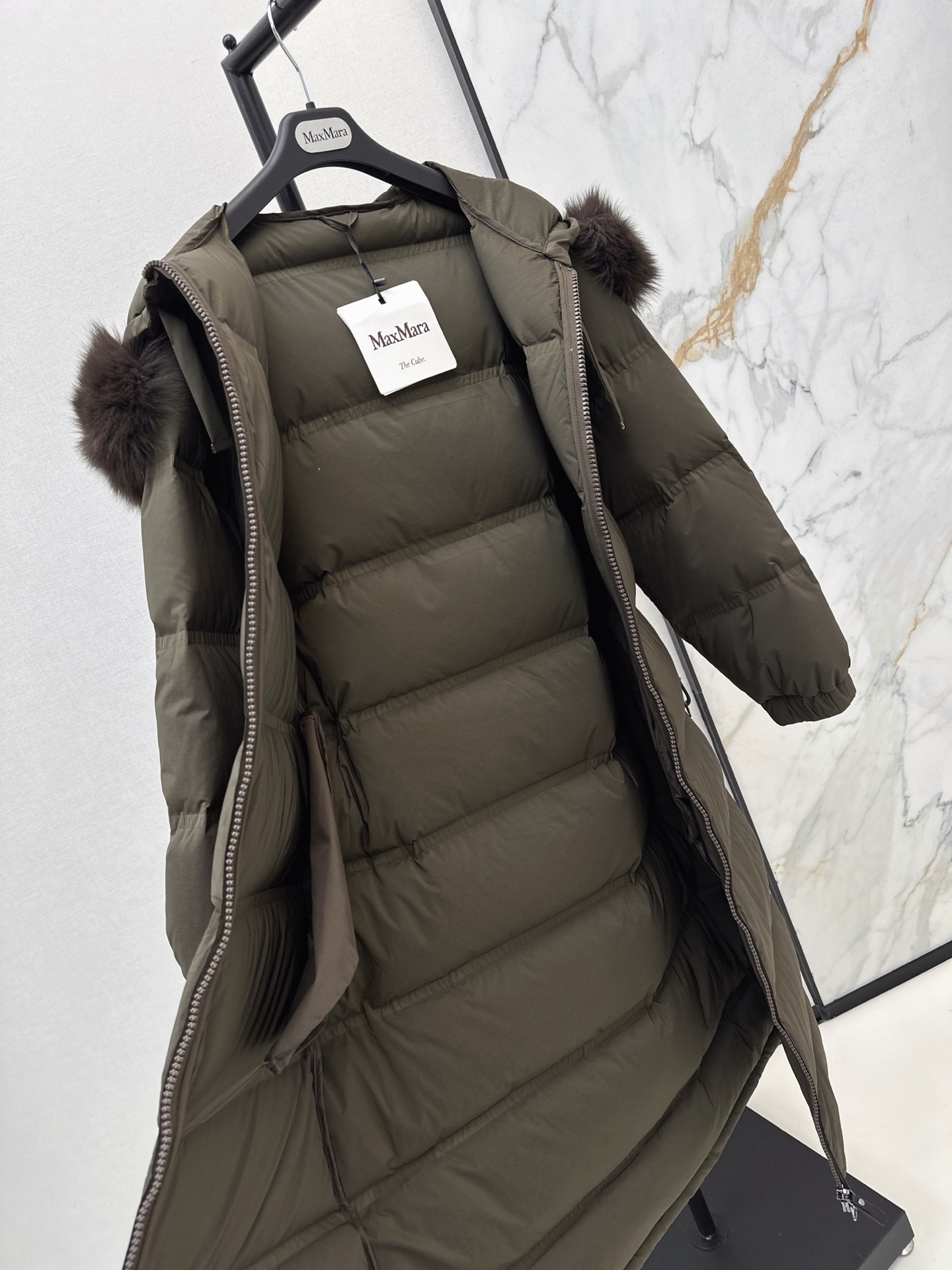 Max 26fw long belted hooded down jacket