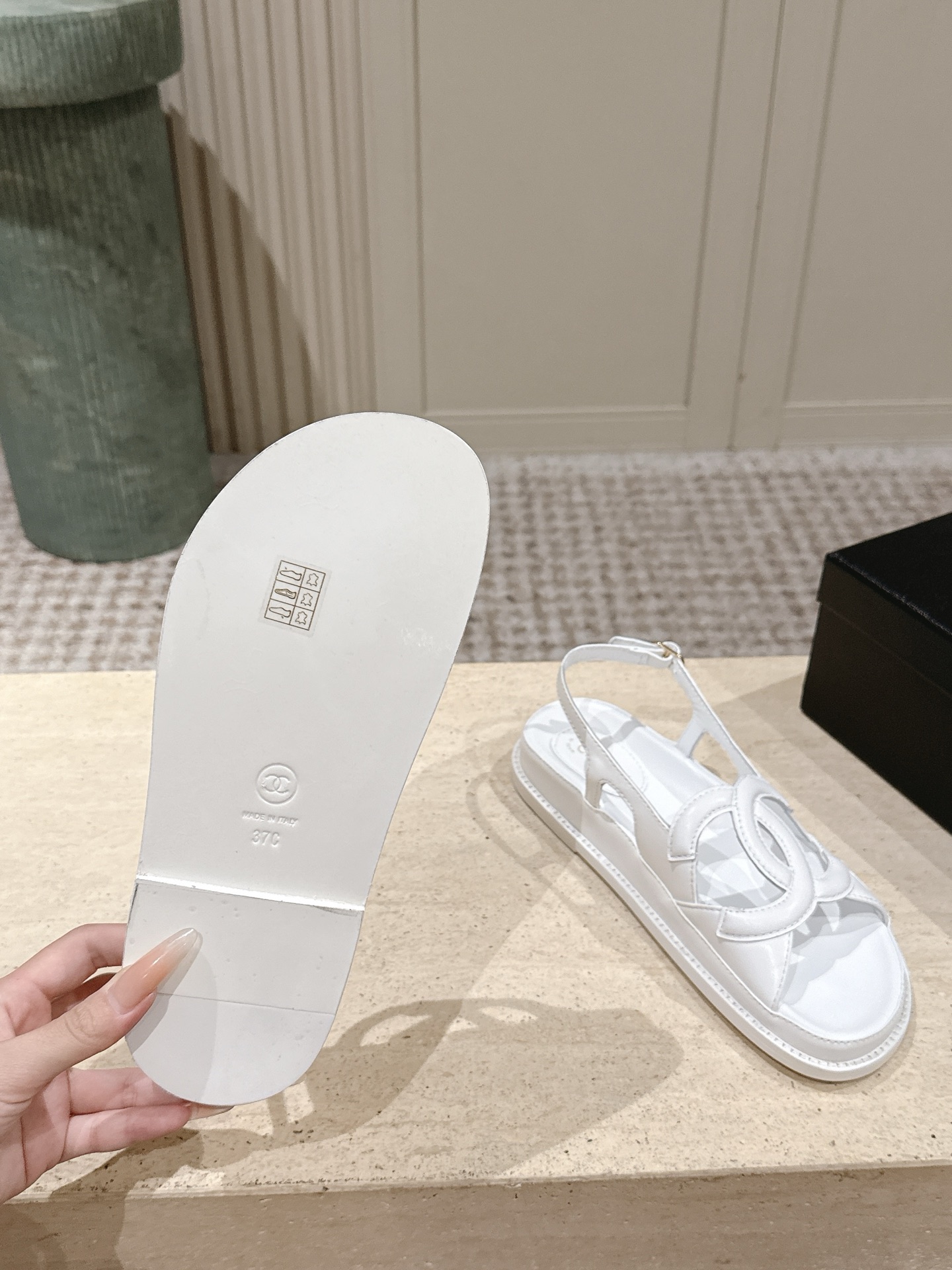 Chan 26fw sandals