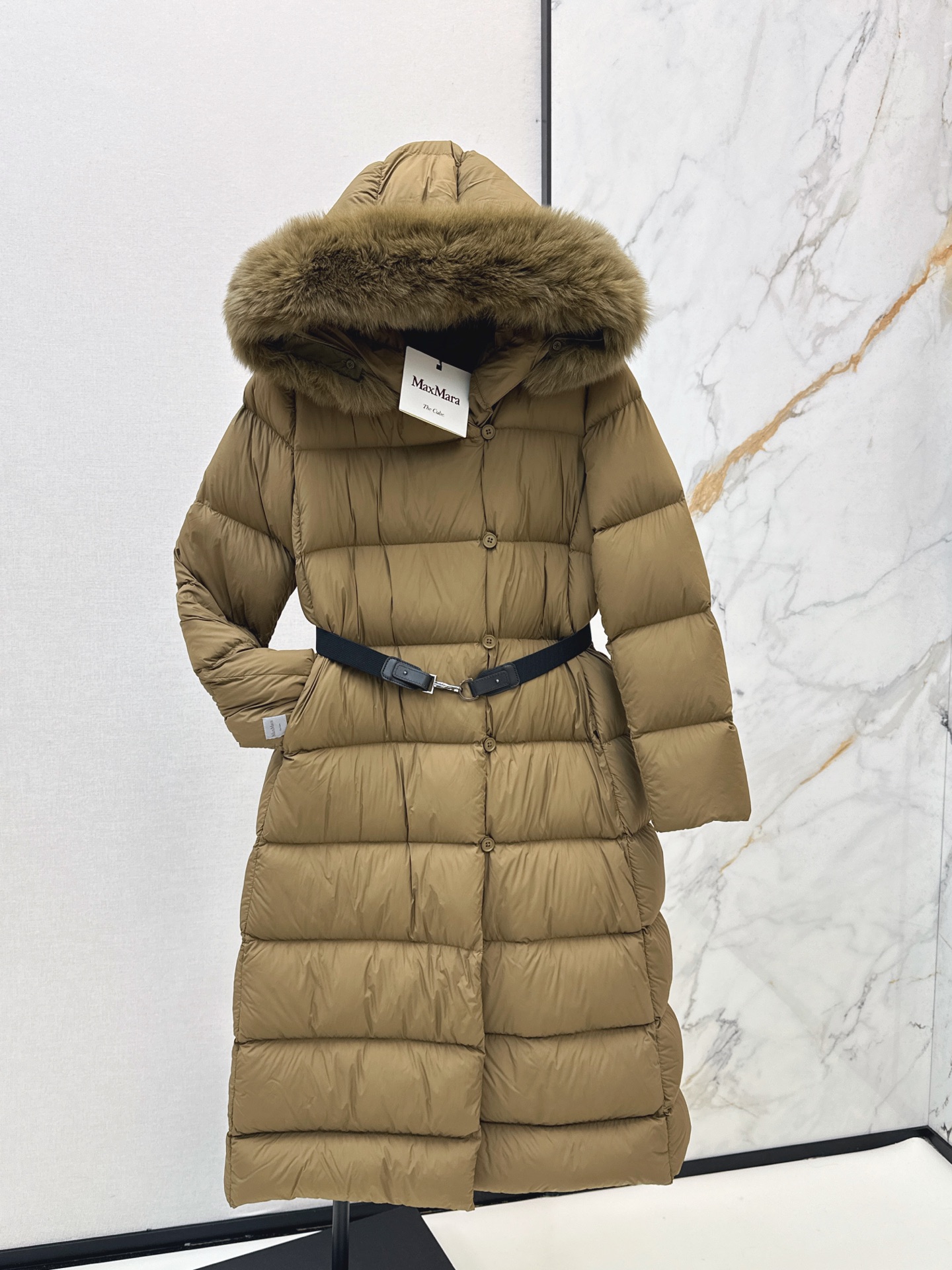 Max 26fw belted hooded down jacket