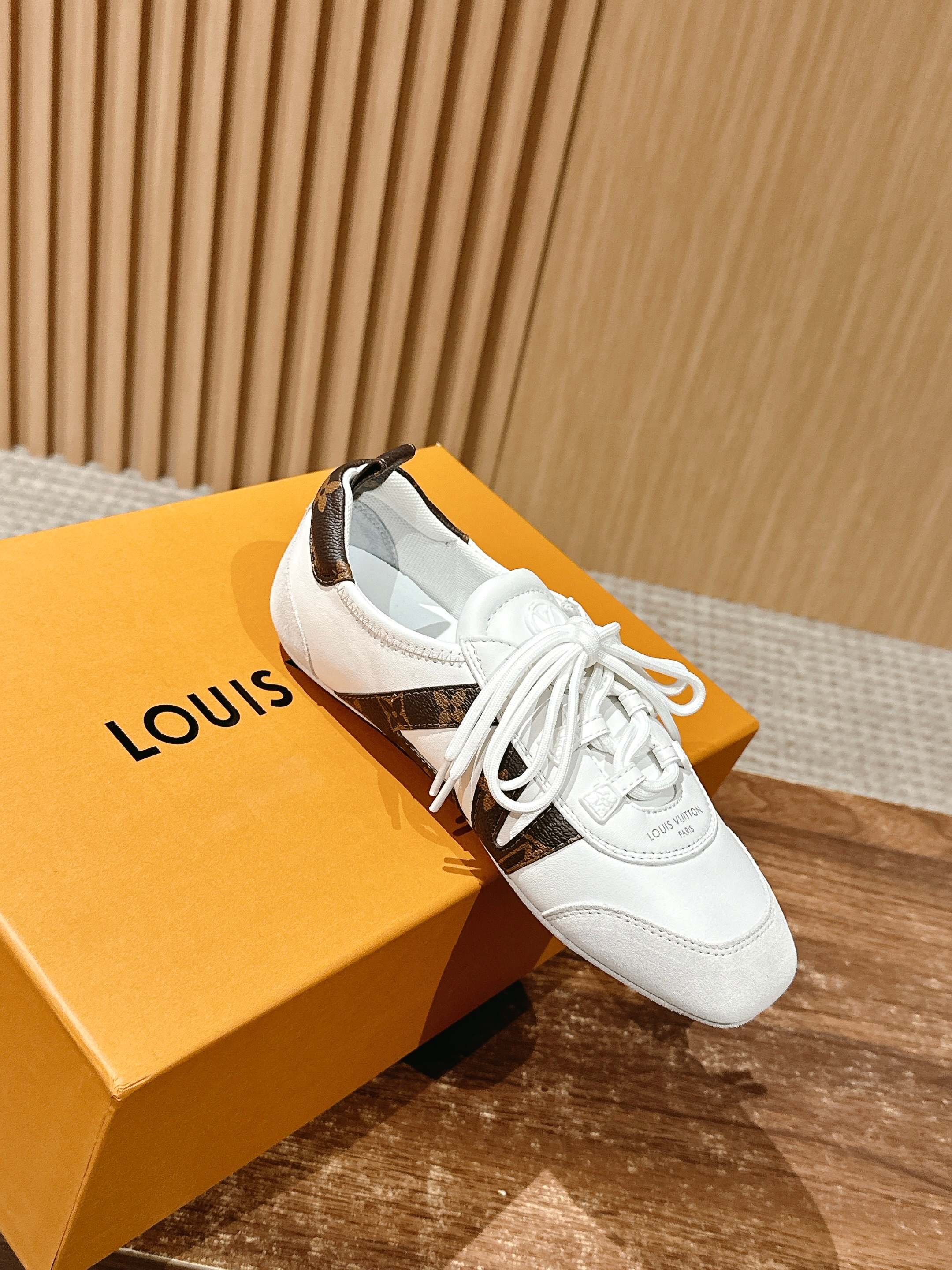 Loui 25fw sneaker