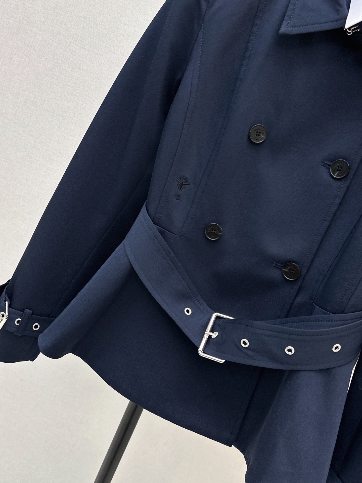 CD 26fw cropped trench coats