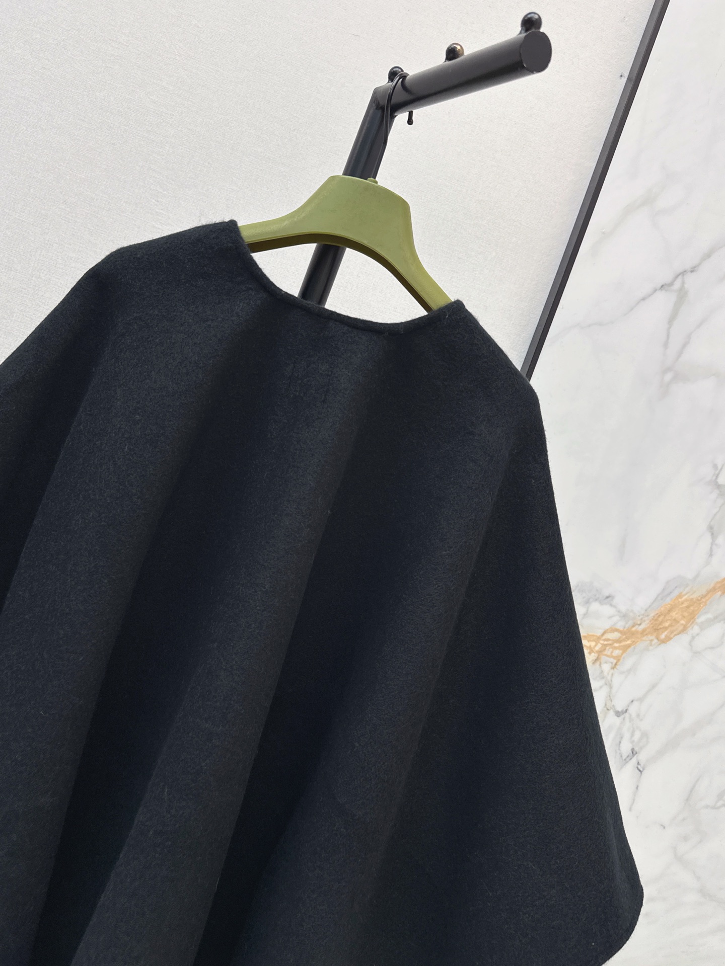 Guc 26fw wool shawls cape