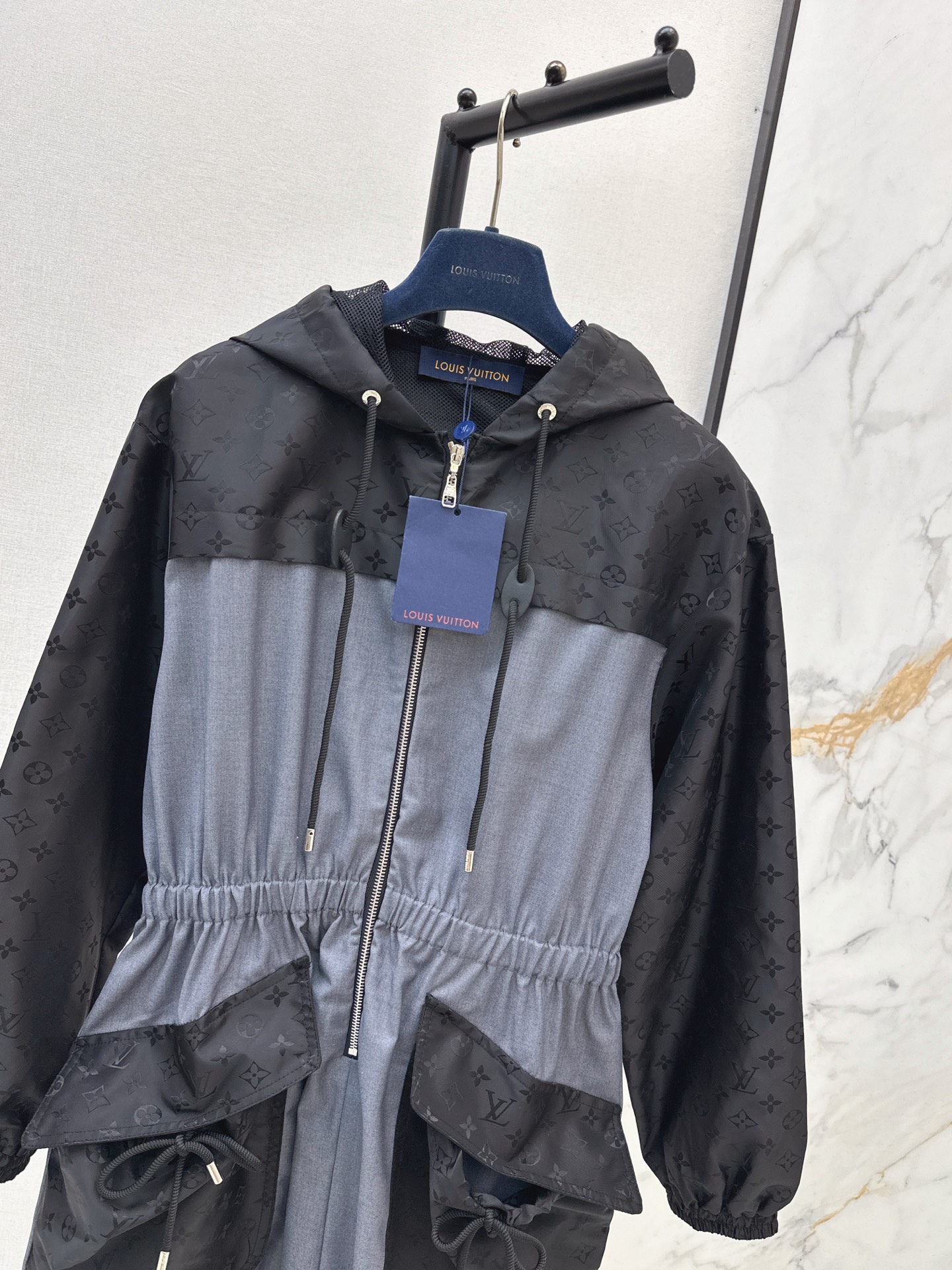Loui 26fw hooded drawstring dress