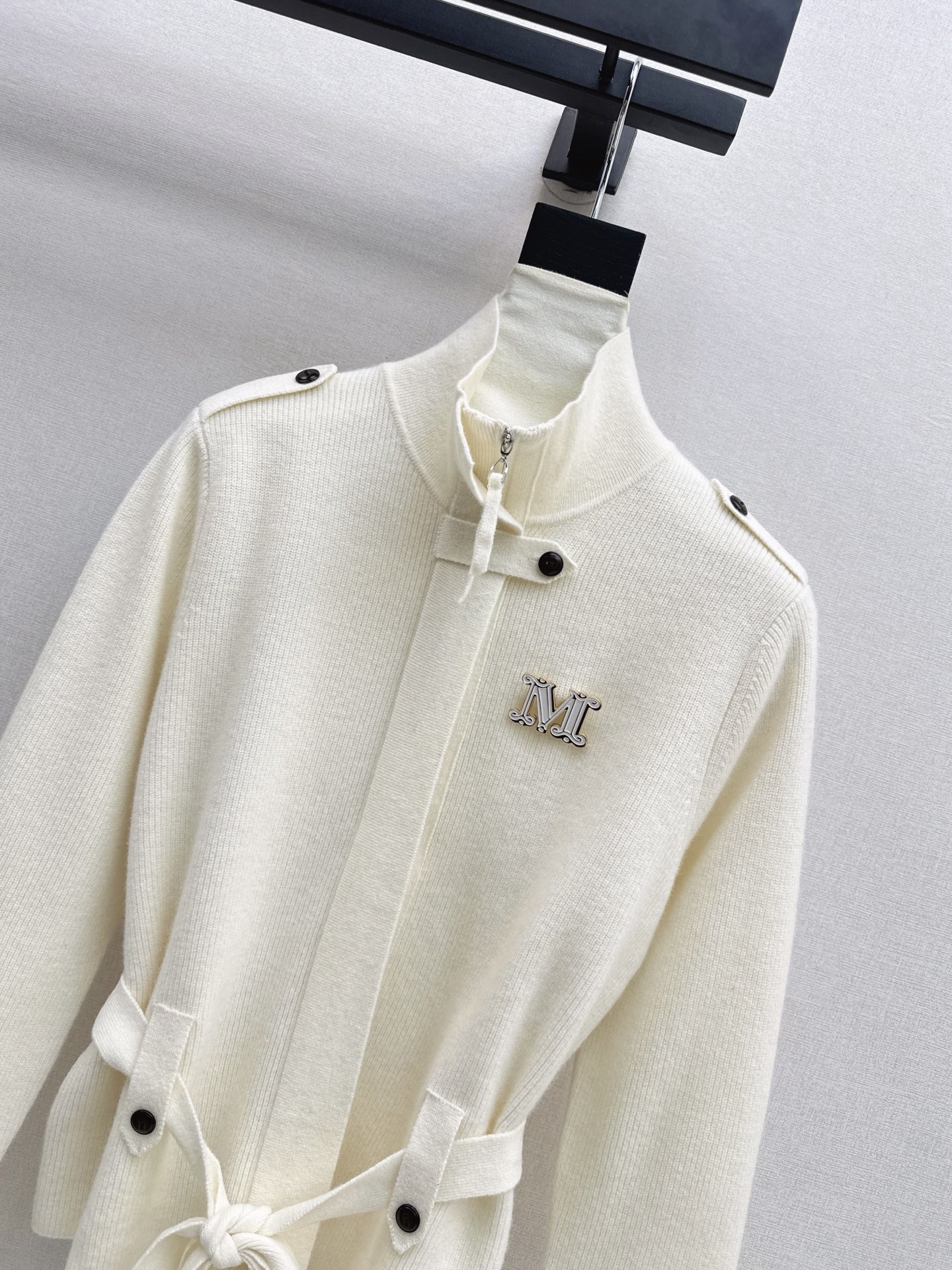 Max 26fw woolbelted cardigan