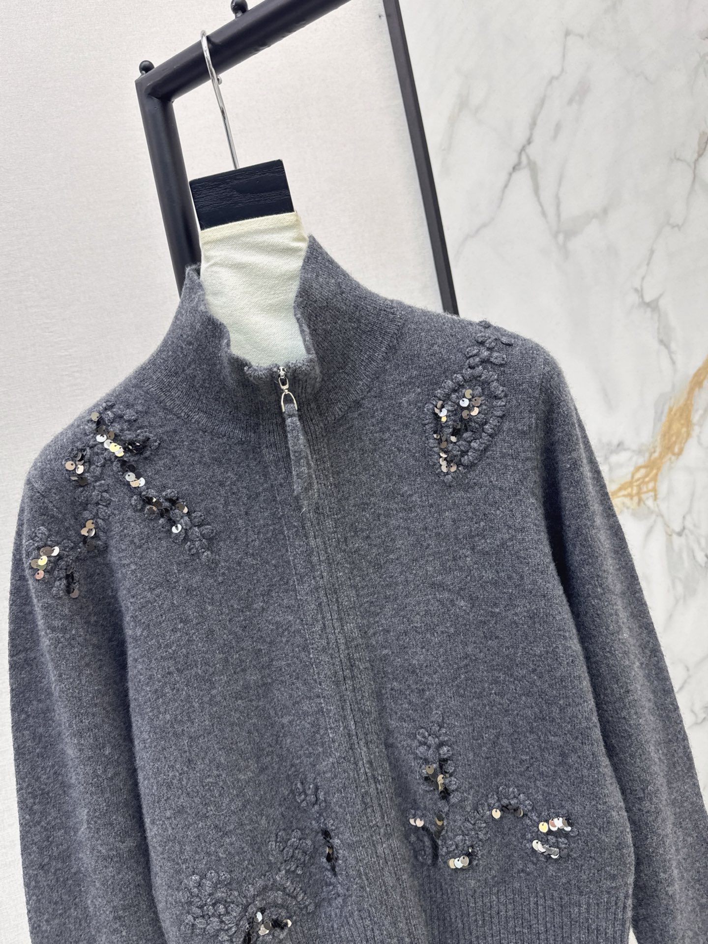 Brun 26fw embroidery zipper cardigan