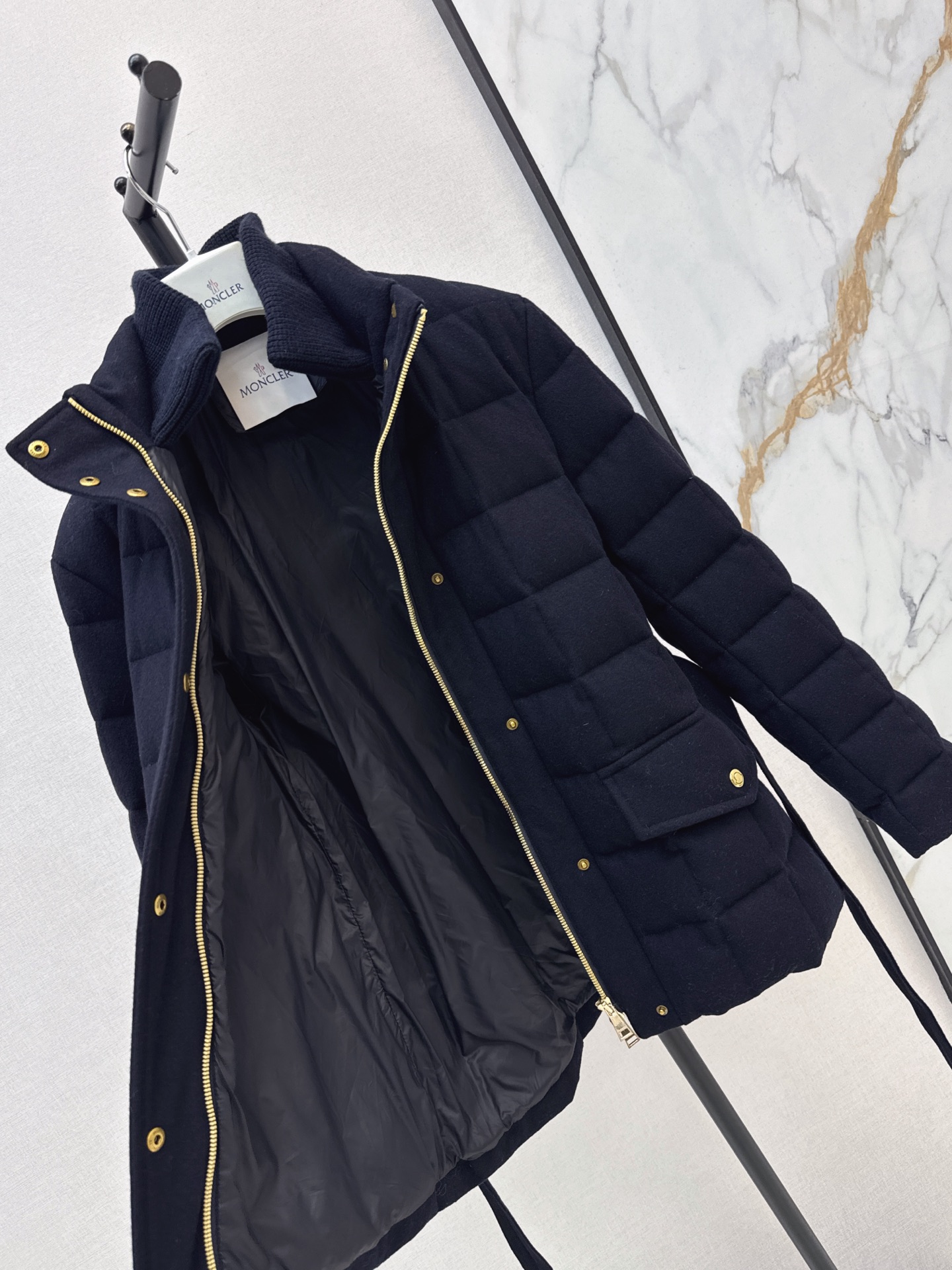 Monc 26fw belted down jacket