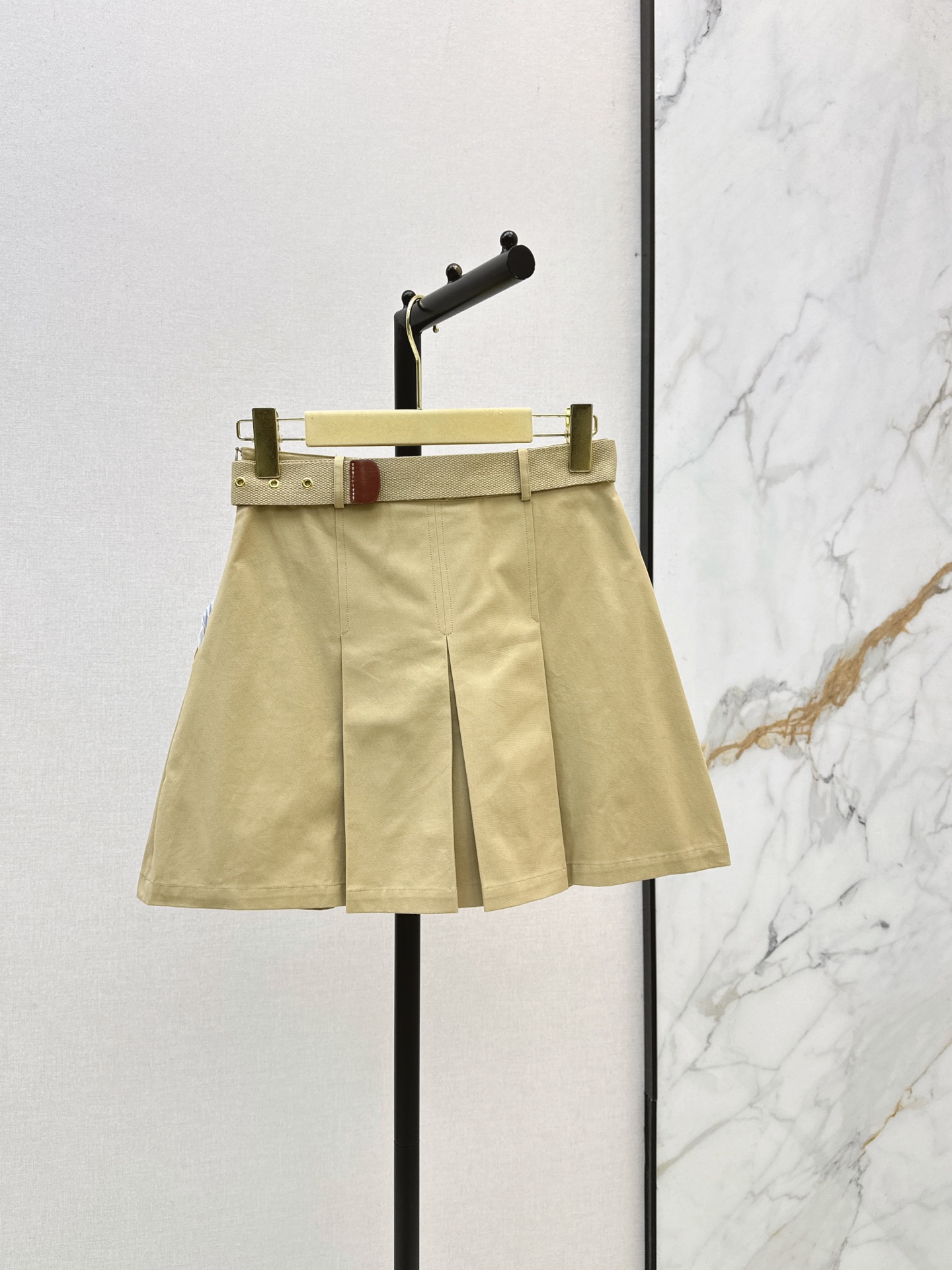 Miu 26fw A-line pleated skirt